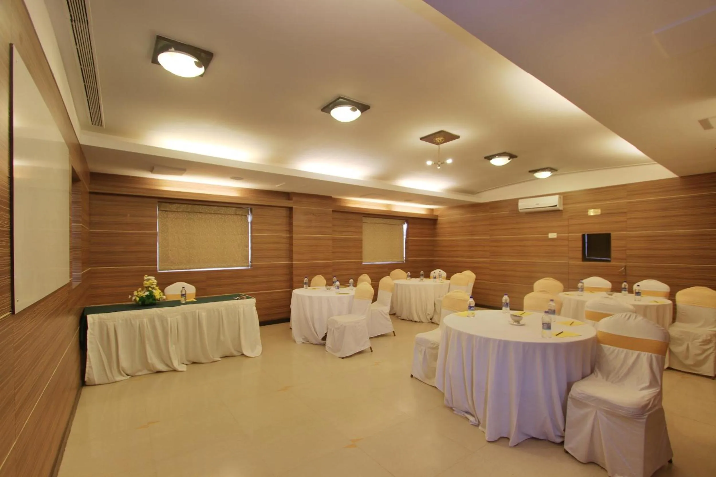 Banquet/Function facilities in La Sara Grand