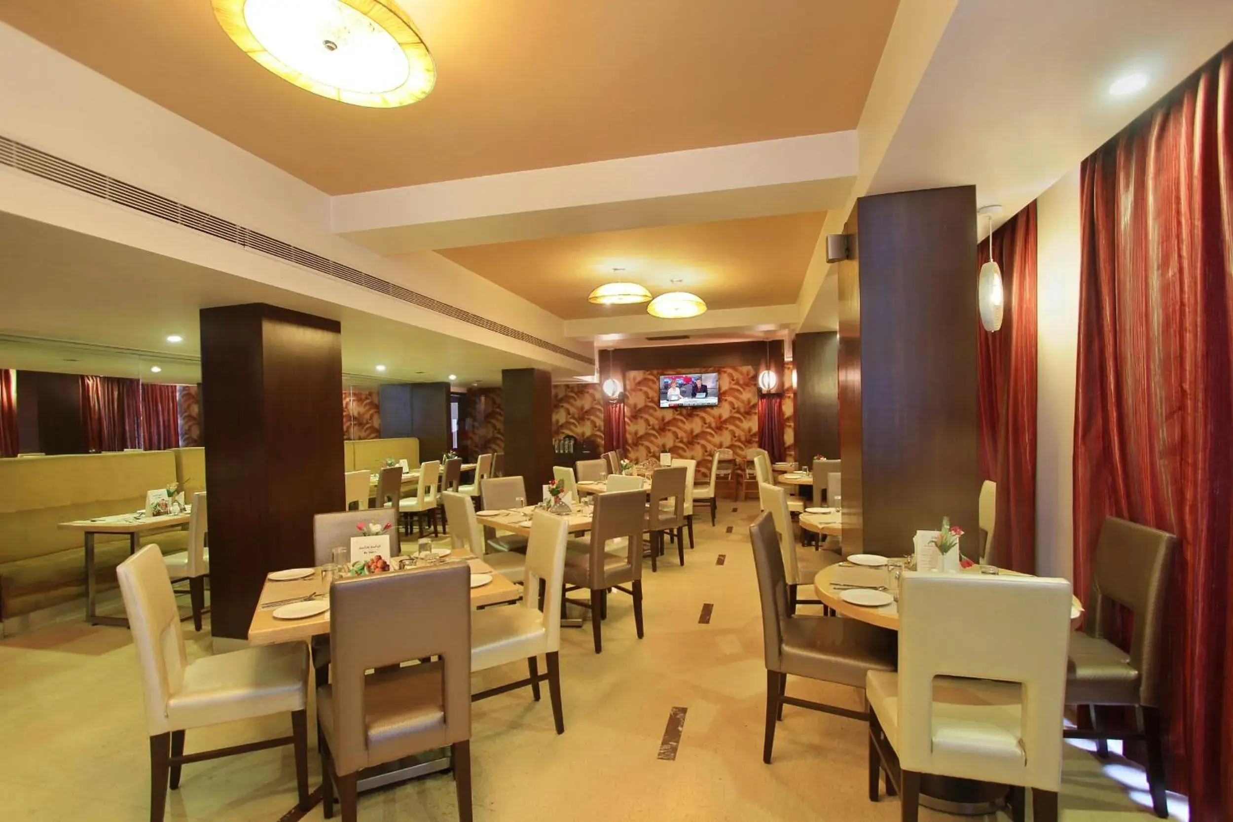 Restaurant/places to eat in La Sara Grand Restaurant/places to eat in La Sara Grand