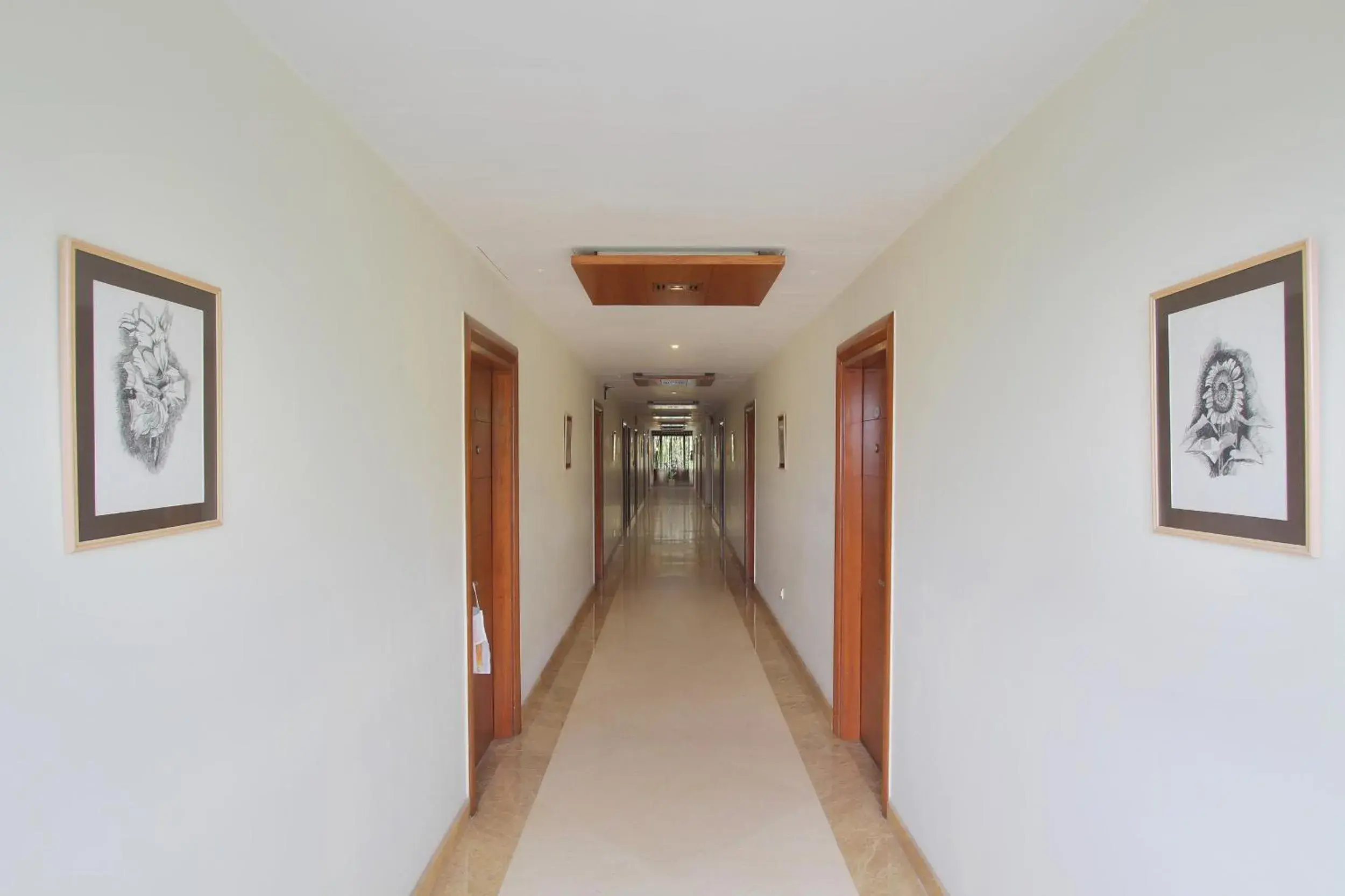 Property building in La Sara Grand Property building in La Sara Grand