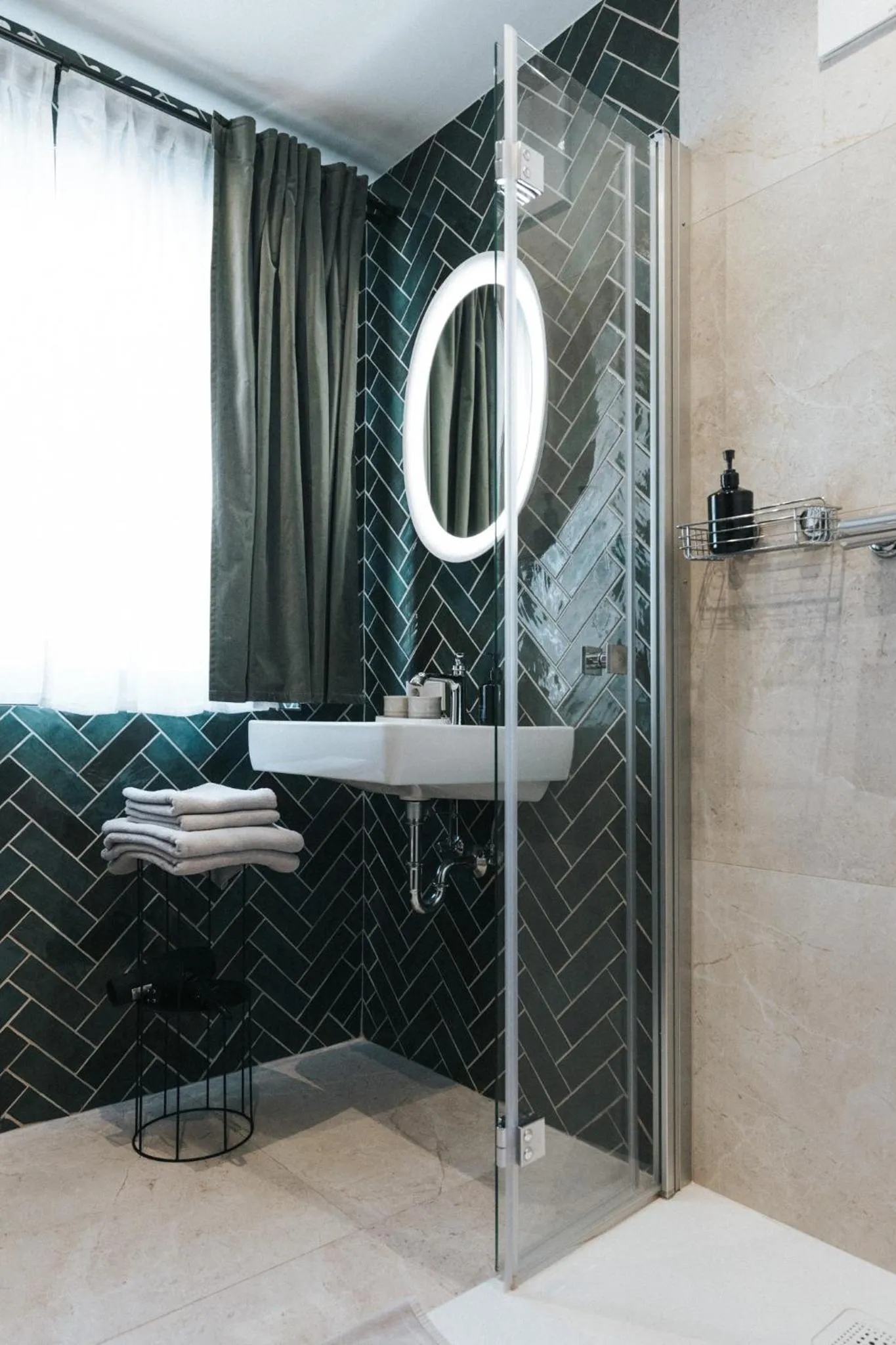 Shower in VILLA OXA - Boutique Design Hotel