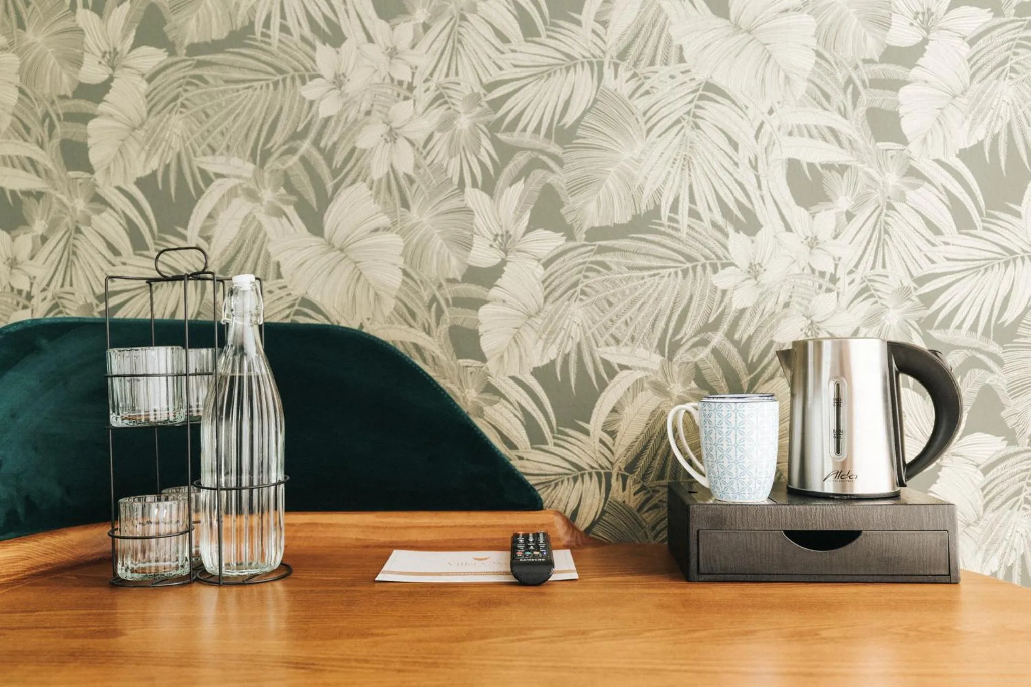 Coffee/tea facilities in VILLA OXA - Boutique Design Hotel