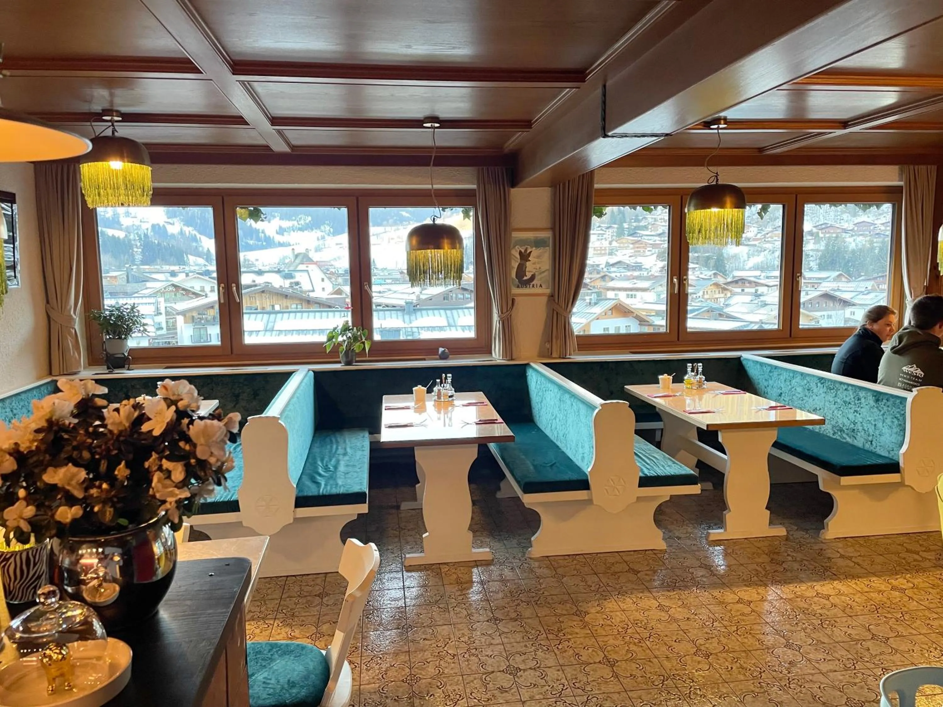 Restaurant/places to eat in VILLA OXA - Boutique Design Hotel