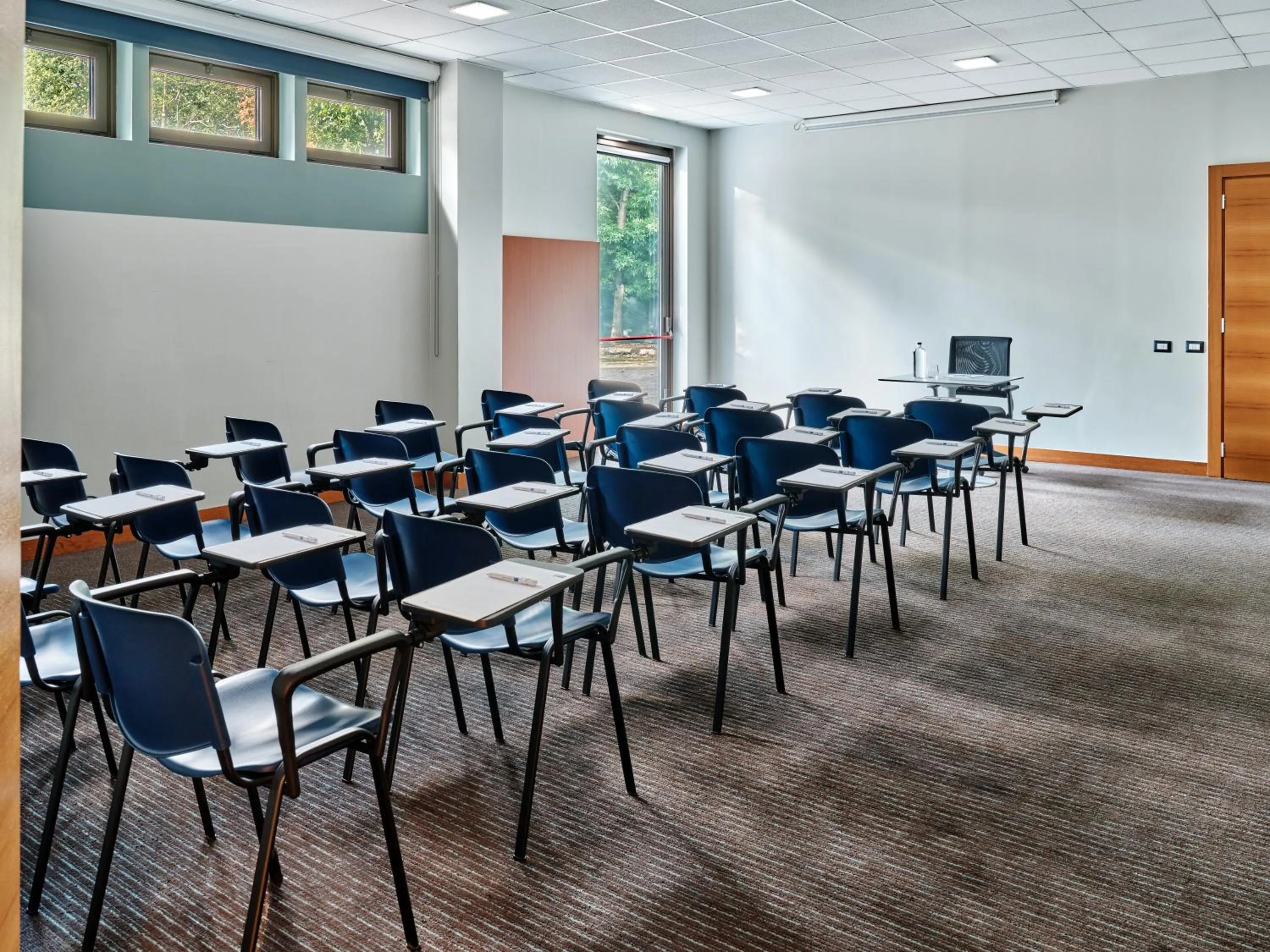 Meeting/conference room in Holiday Inn Express Milan-Malpensa Airport by IHG