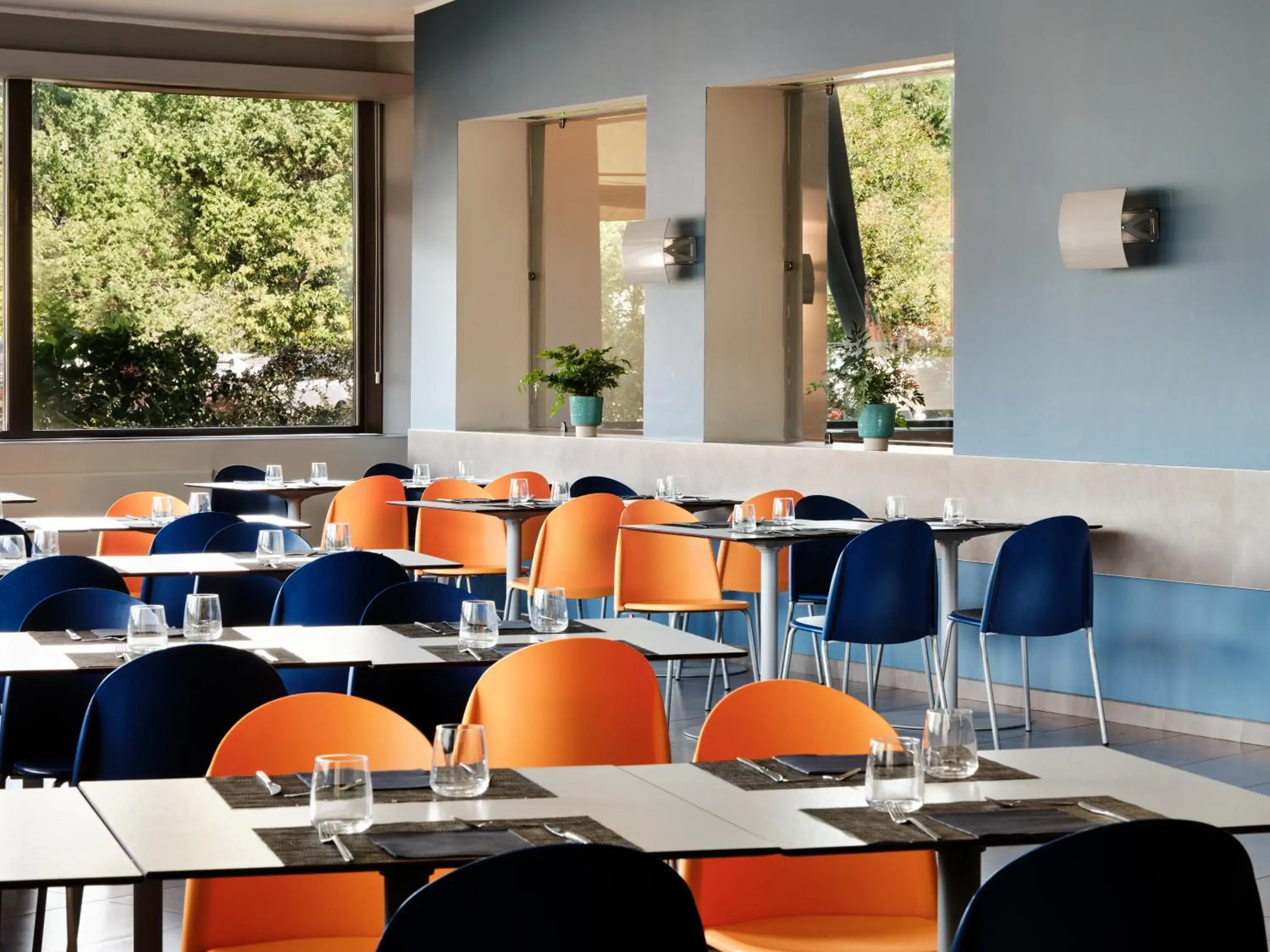 Restaurant/places to eat in Holiday Inn Express Milan-Malpensa Airport by IHG Restaurant/places to eat in Holiday Inn Express Milan-Malpensa Airport by IHG