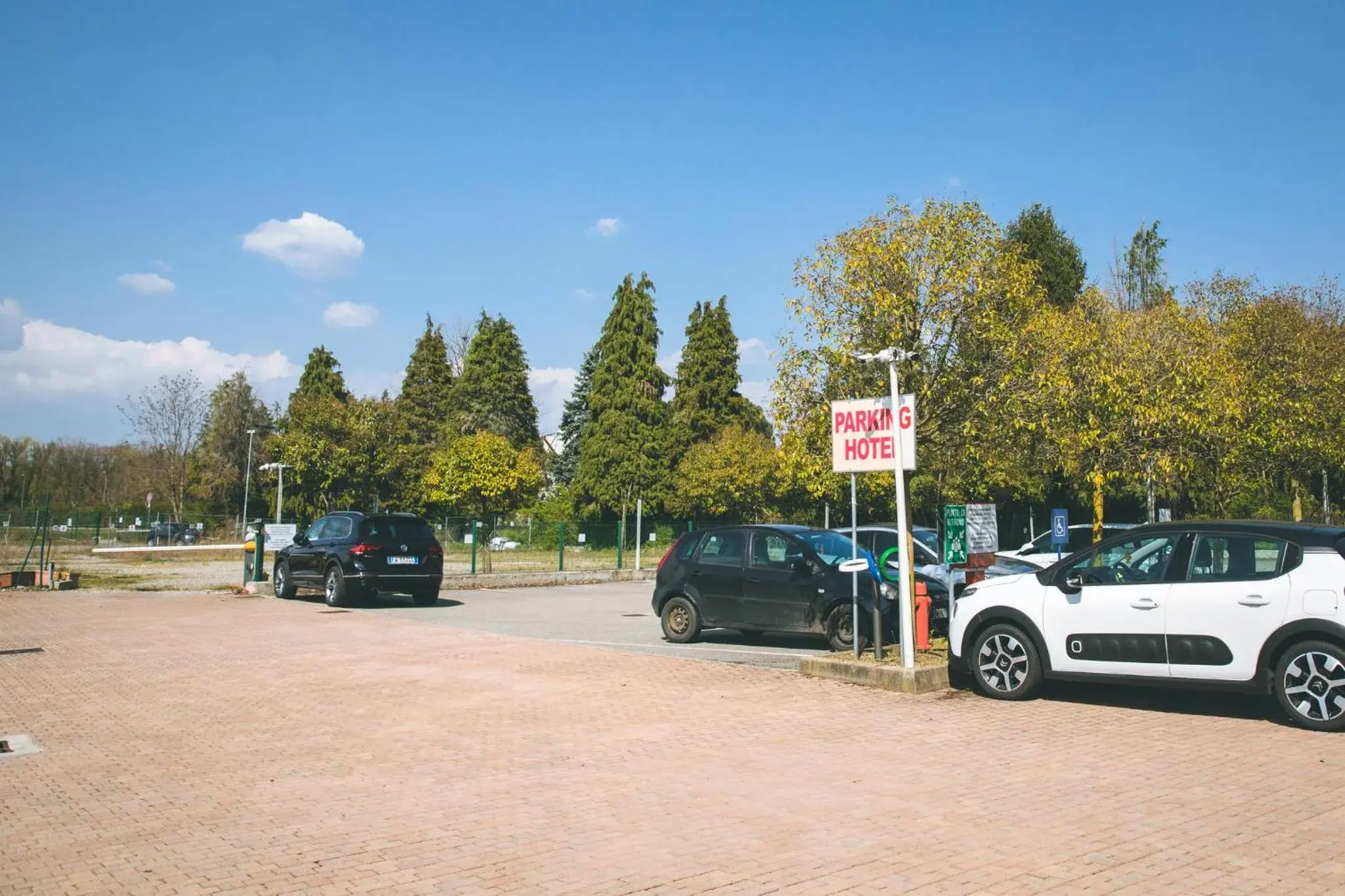 Property building in Holiday Inn Express Milan-Malpensa Airport by IHG Property building in Holiday Inn Express Milan-Malpensa Airport by IHG