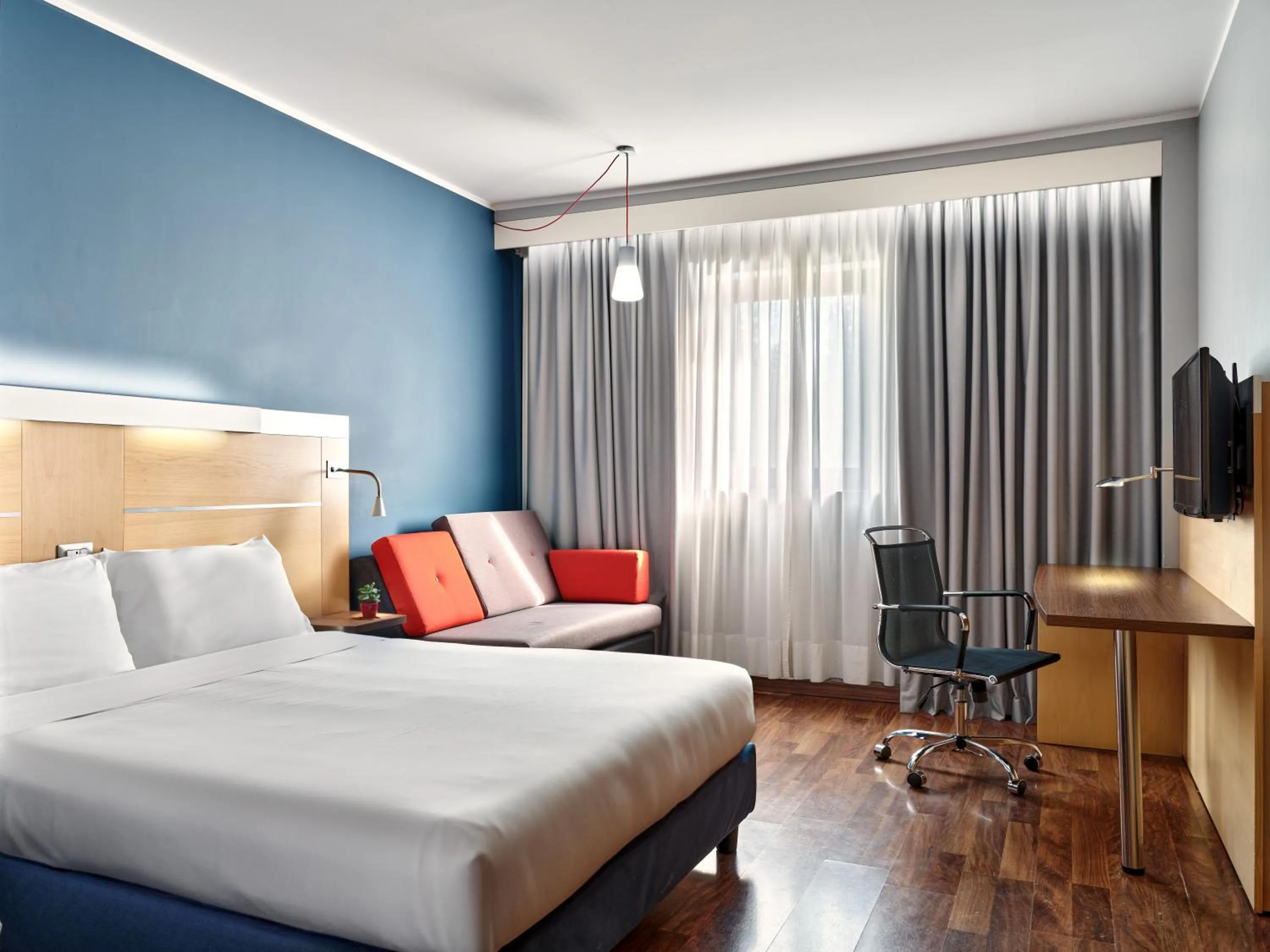 Bedroom, Bed in Holiday Inn Express Milan-Malpensa Airport by IHG