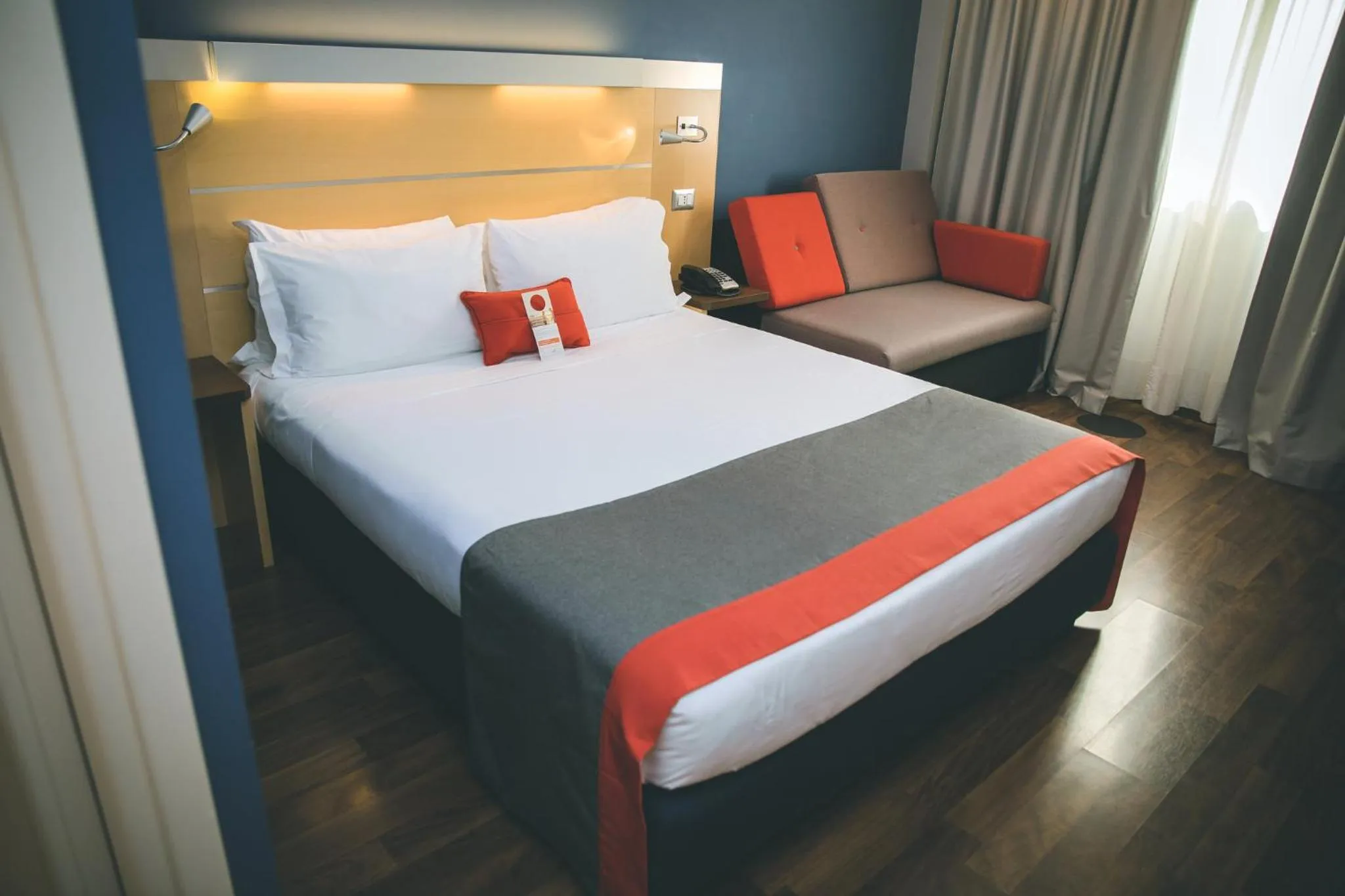 Photo of the whole room, Bed in Holiday Inn Express Milan-Malpensa Airport by IHG