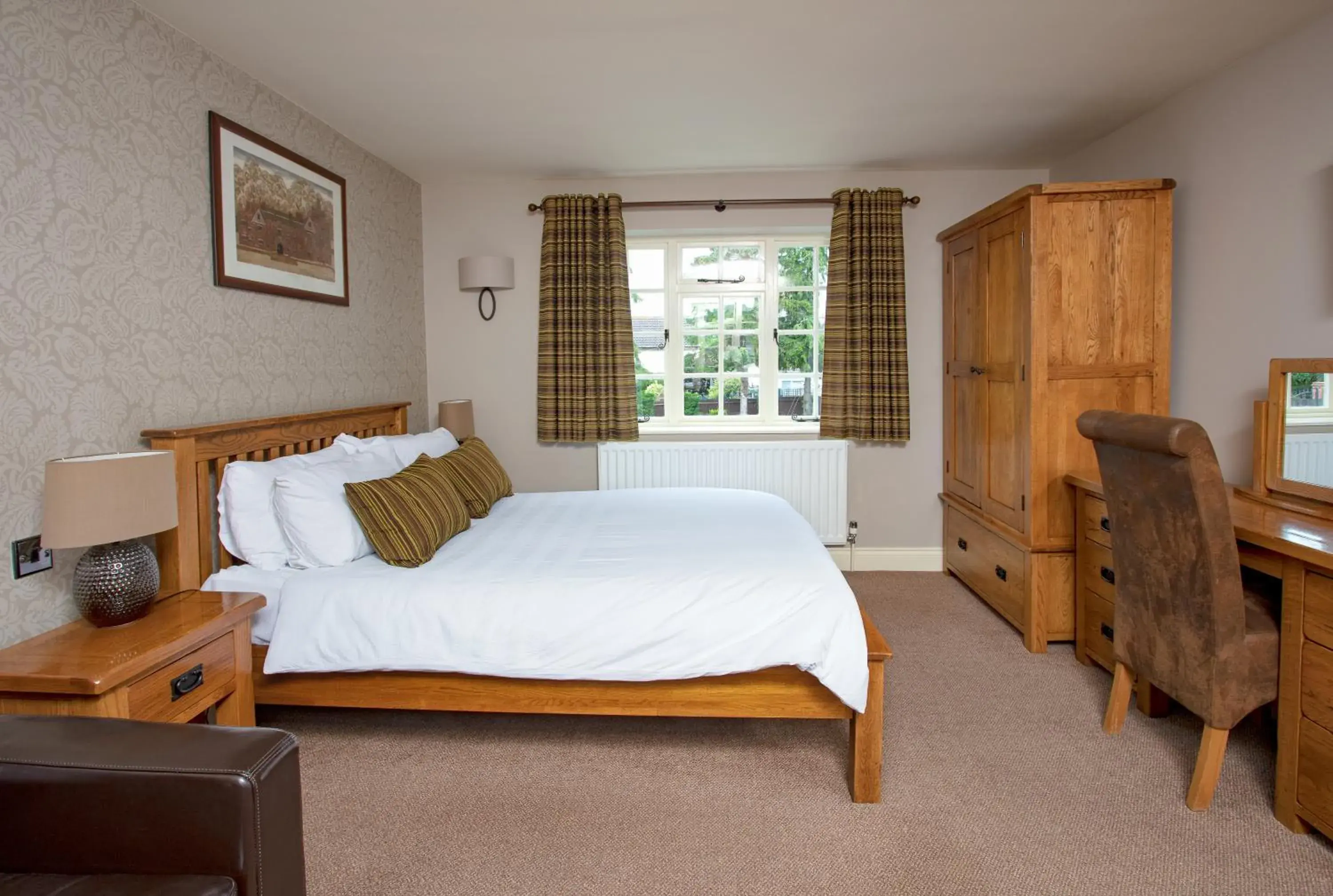 Double Room with Private Bathroom - single occupancy in Broom Hall Inn Double Room with Private Bathroom - single occupancy in Broom Hall Inn