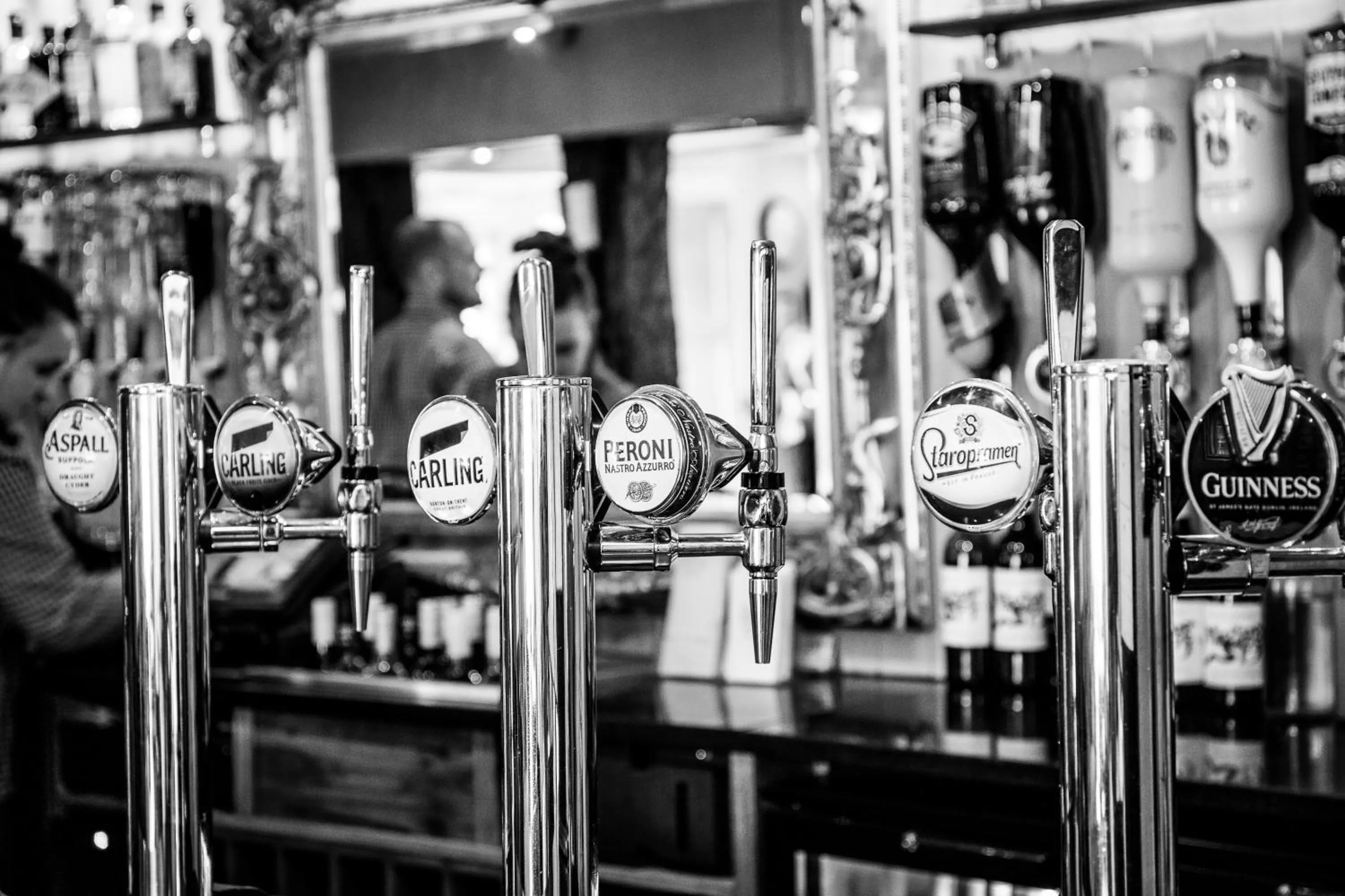 Lounge or bar in Broom Hall Inn