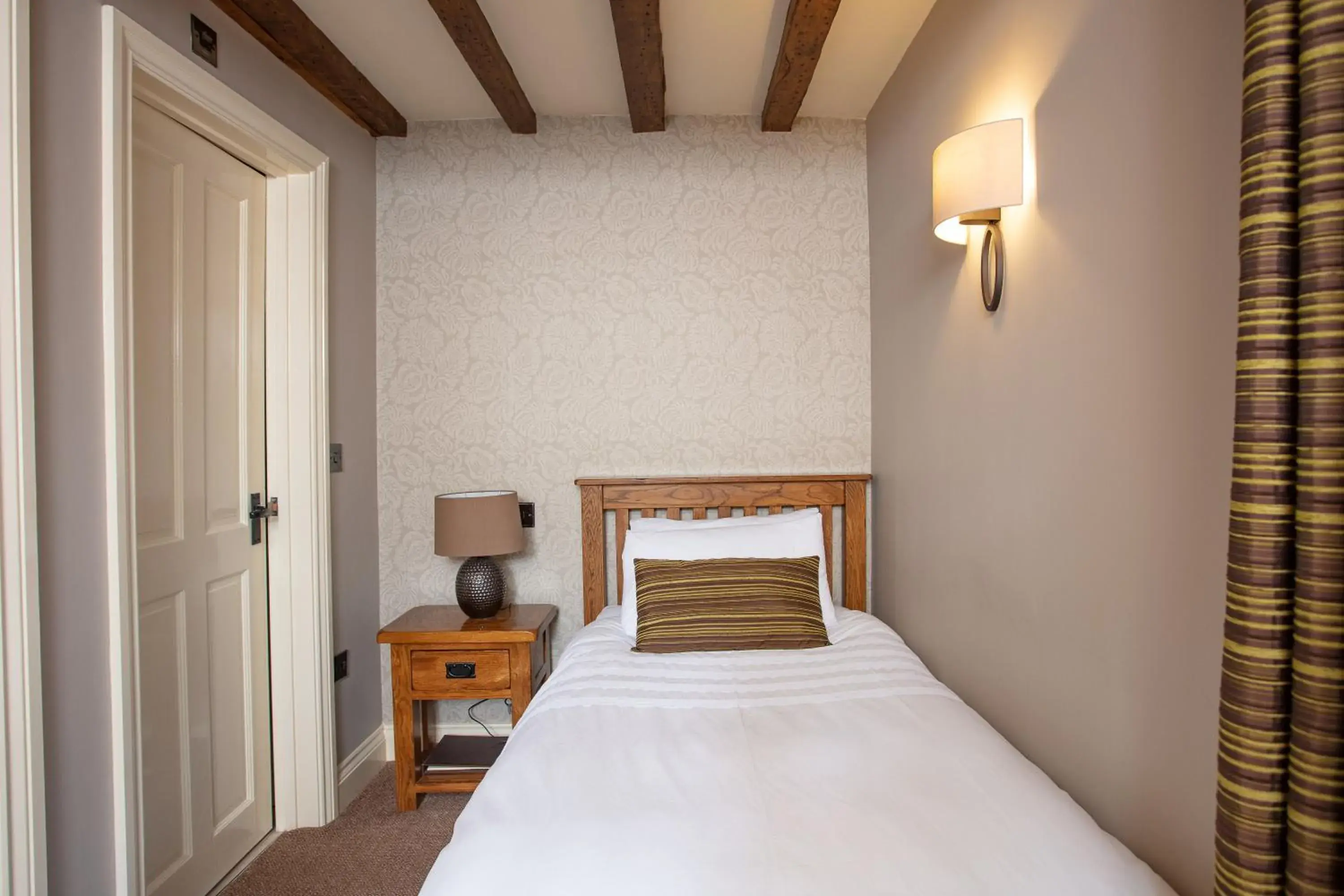 Single Room - single occupancy in Broom Hall Inn Single Room - single occupancy in Broom Hall Inn