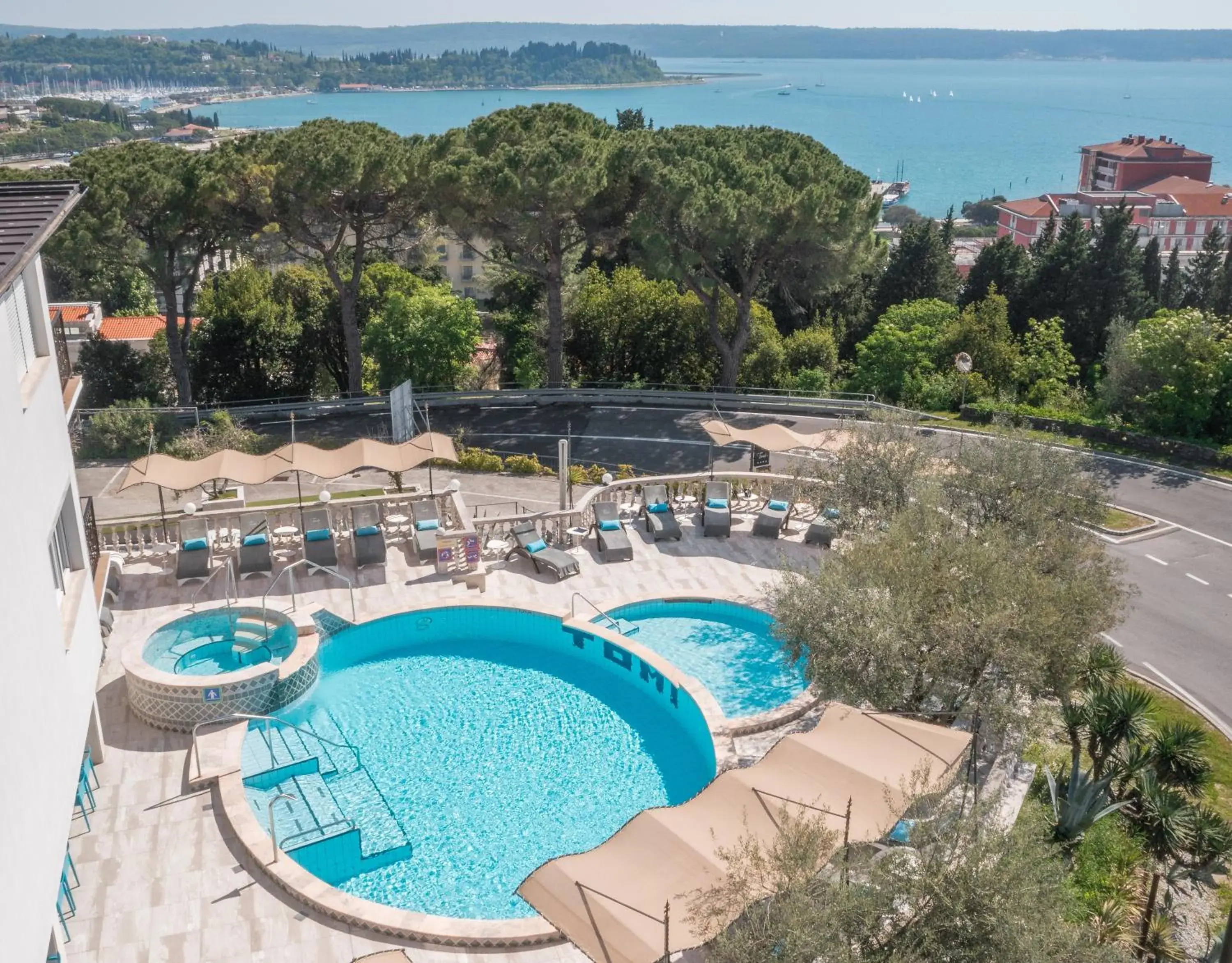 Swimming pool, Pool View in Hotel Tomi