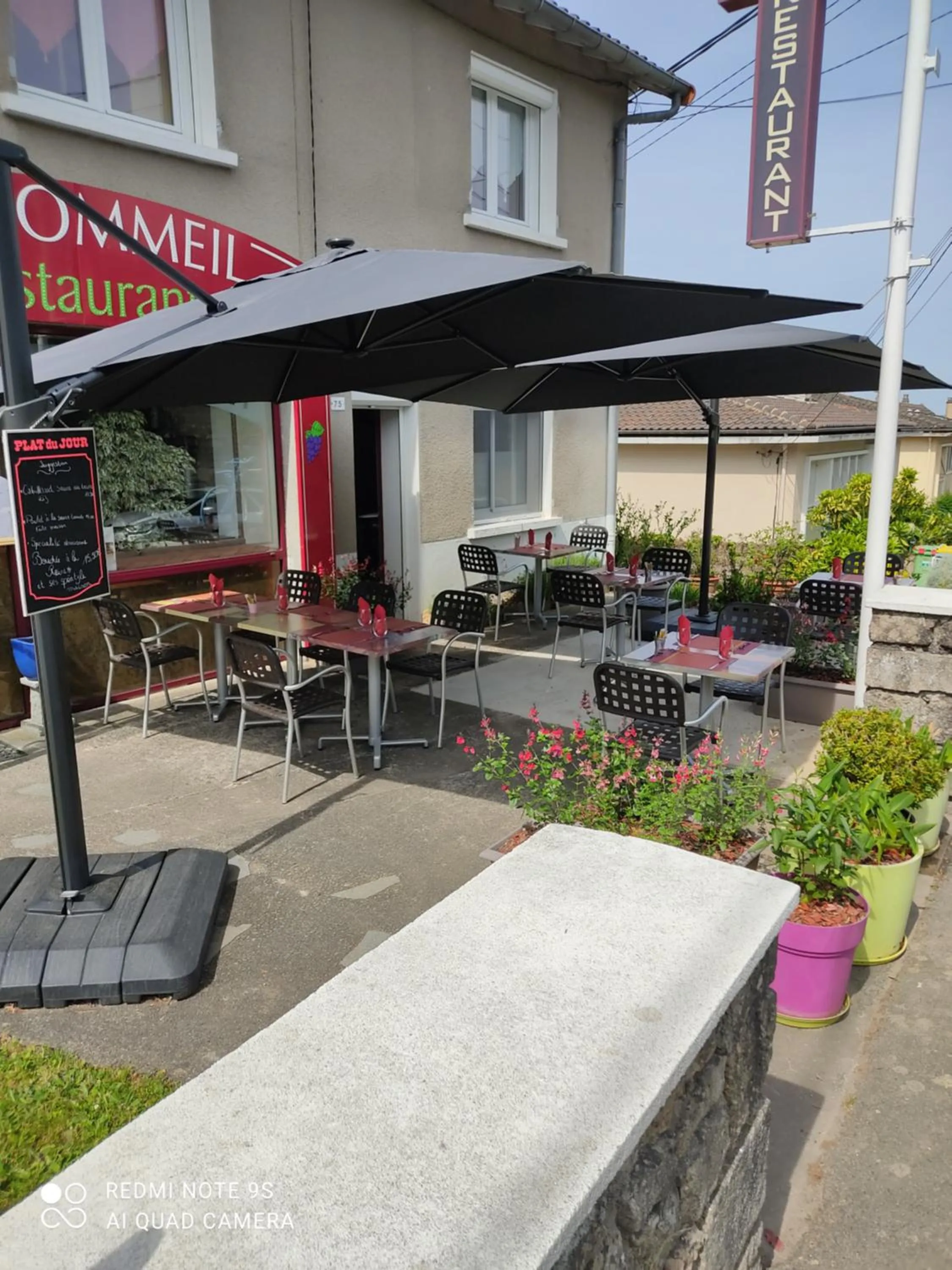 Property building in Hôtel Le Pommeil