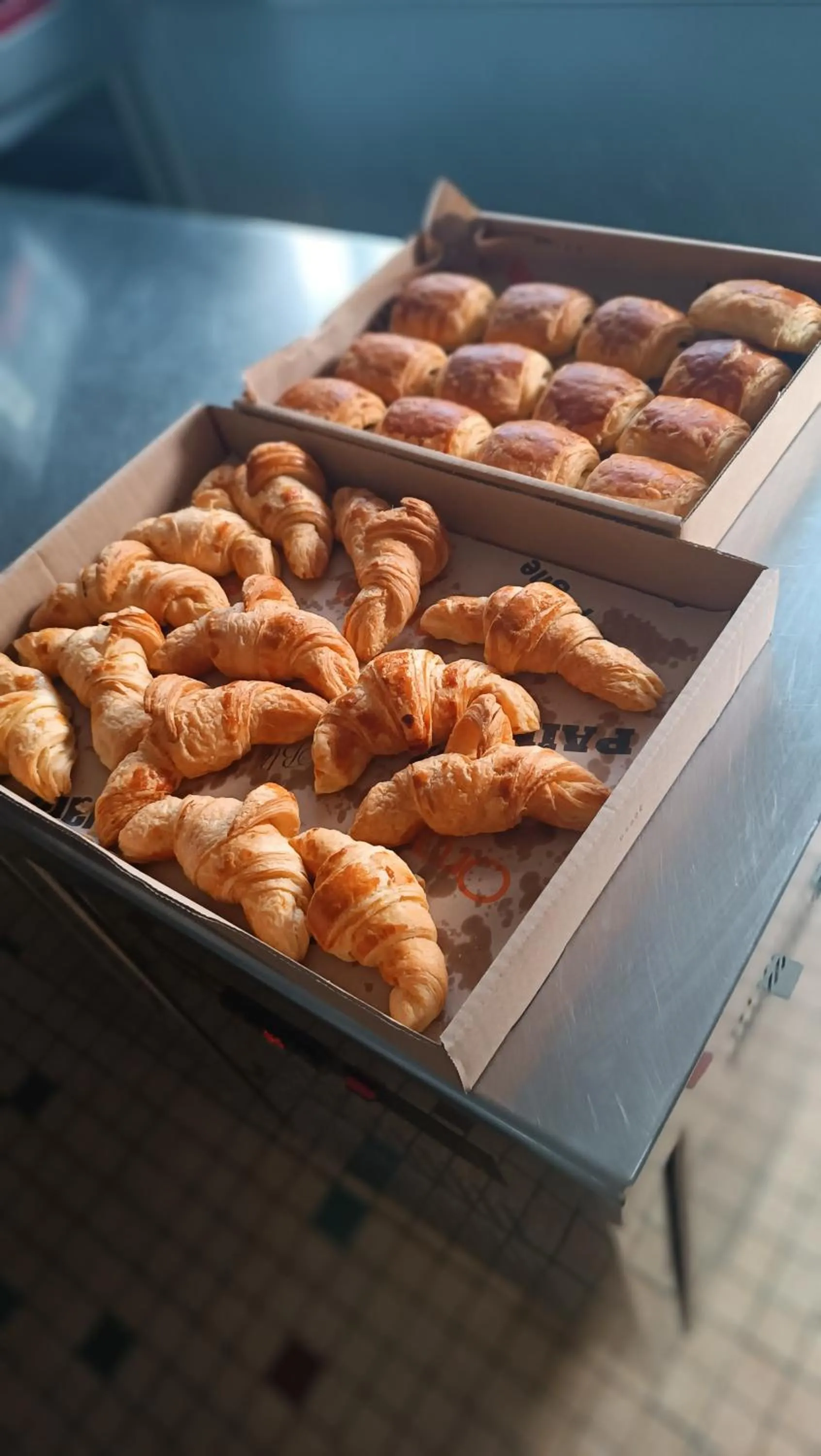 Buffet breakfast in Hôtel Le Pommeil