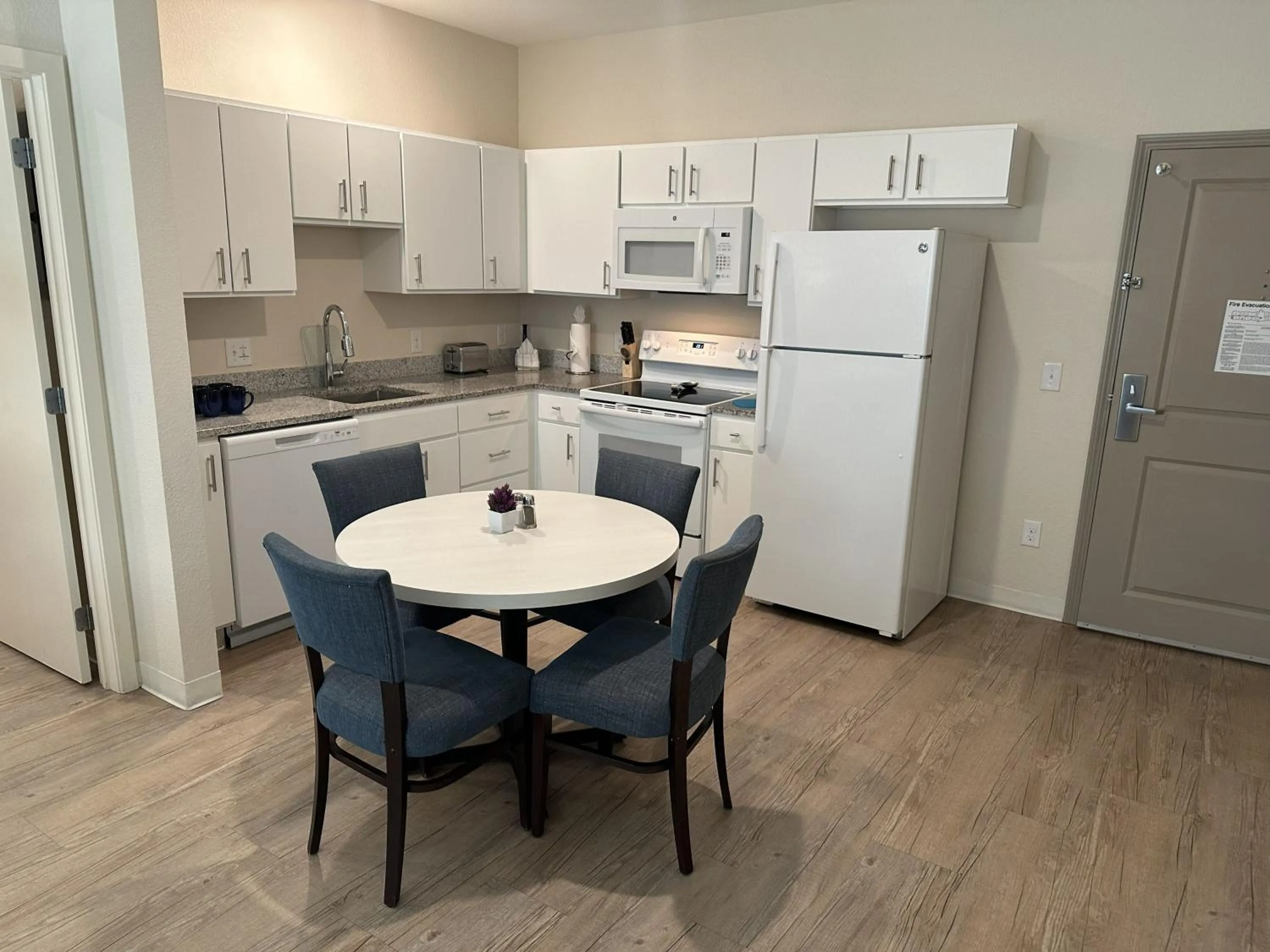 Kitchen or kitchenette in Parks Residential-Richardson