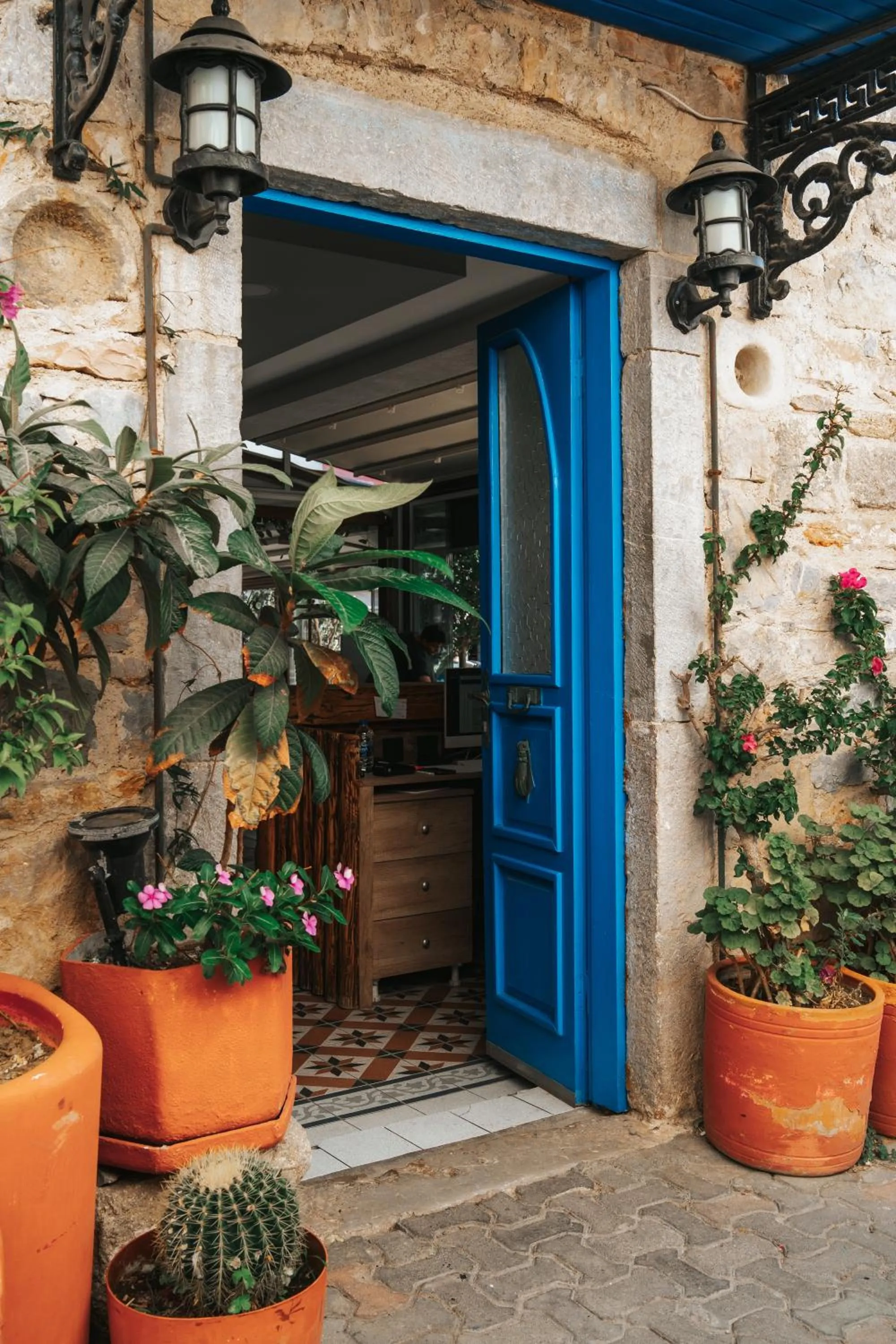 Facade/entrance in Akkan Hotel