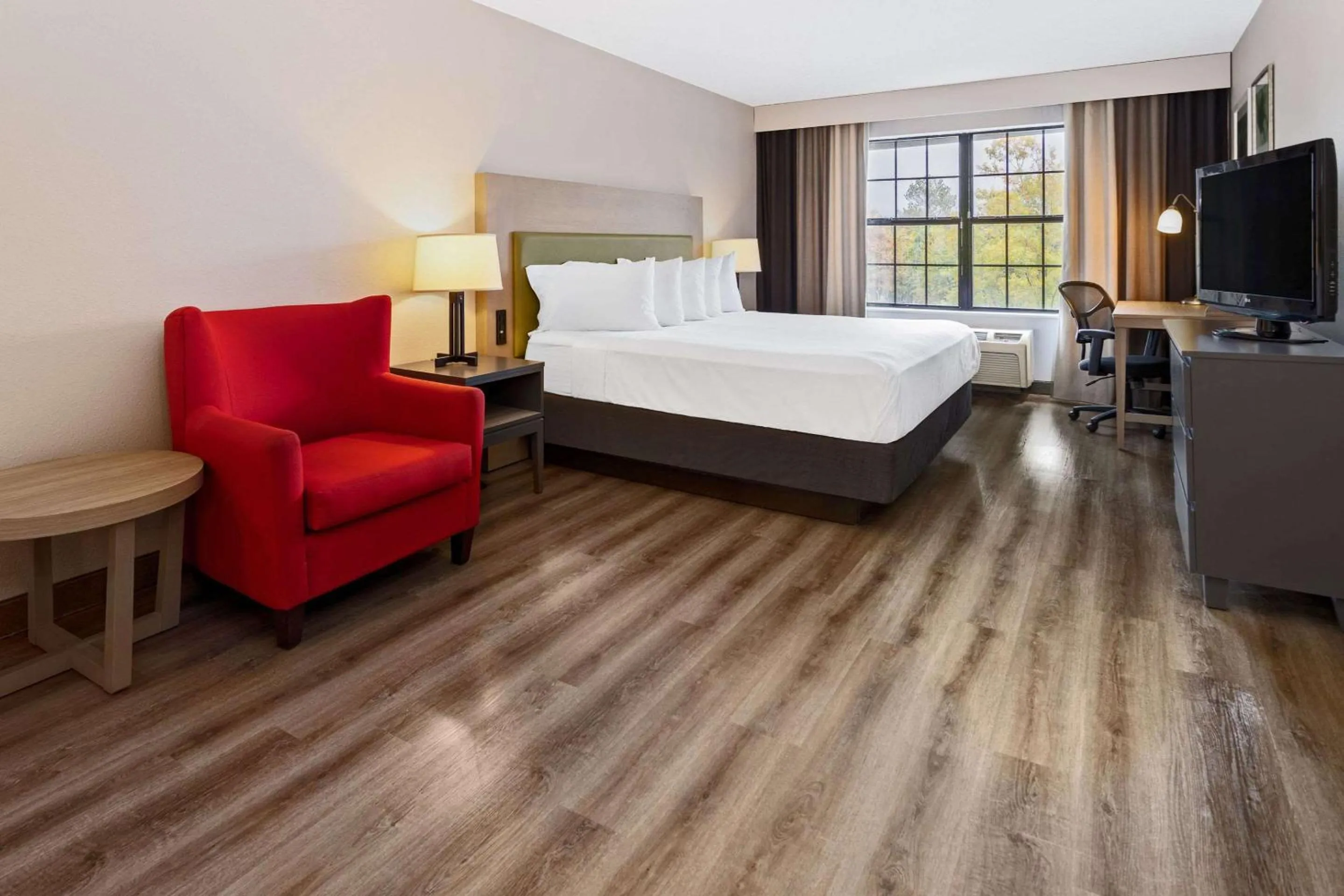 Bedroom, Bed in Country Inn & Suites by Radisson, Salisbury, MD