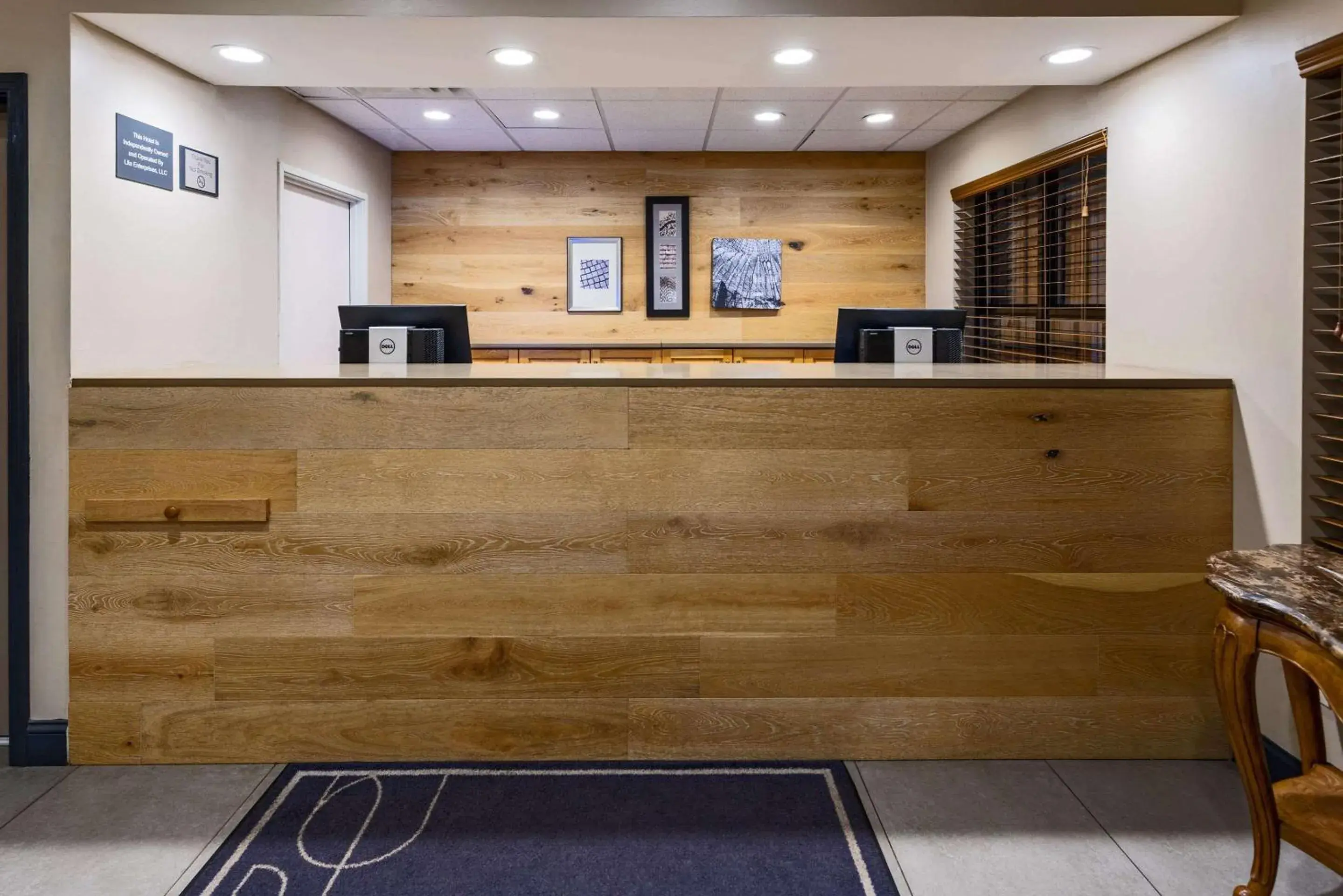 Lobby or reception in Country Inn & Suites by Radisson, Salisbury, MD Lobby or reception in Country Inn & Suites by Radisson, Salisbury, MD