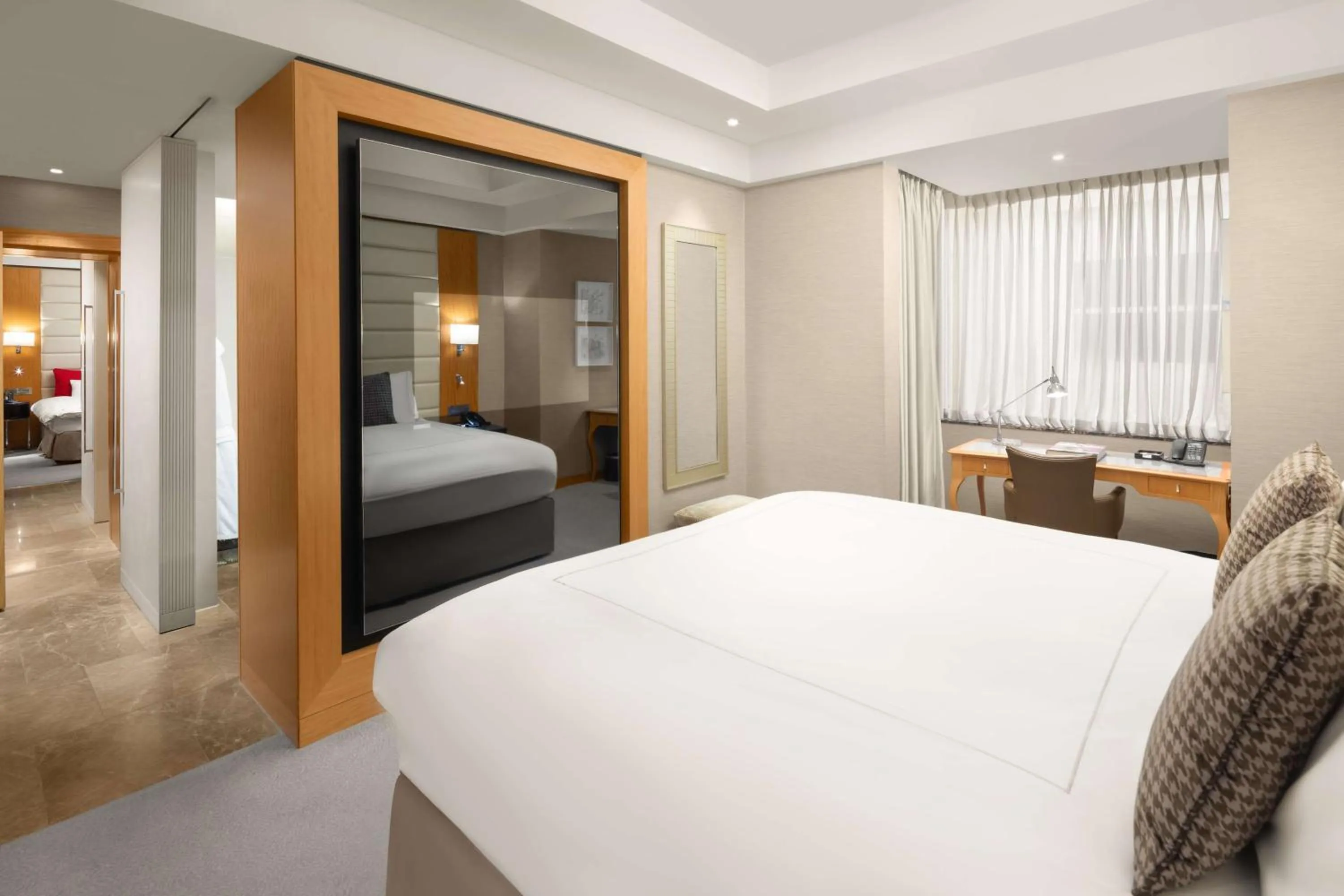 Bedroom, Bed in Conrad London St James