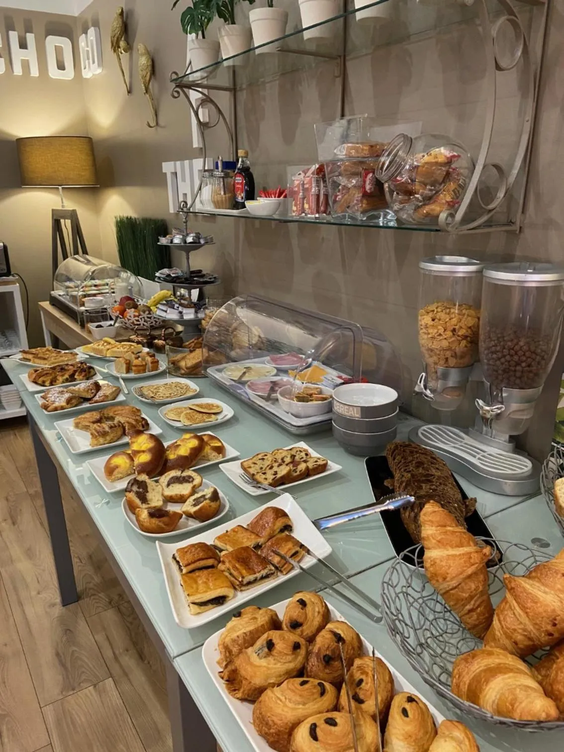 Breakfast in Hotel Le Pelican