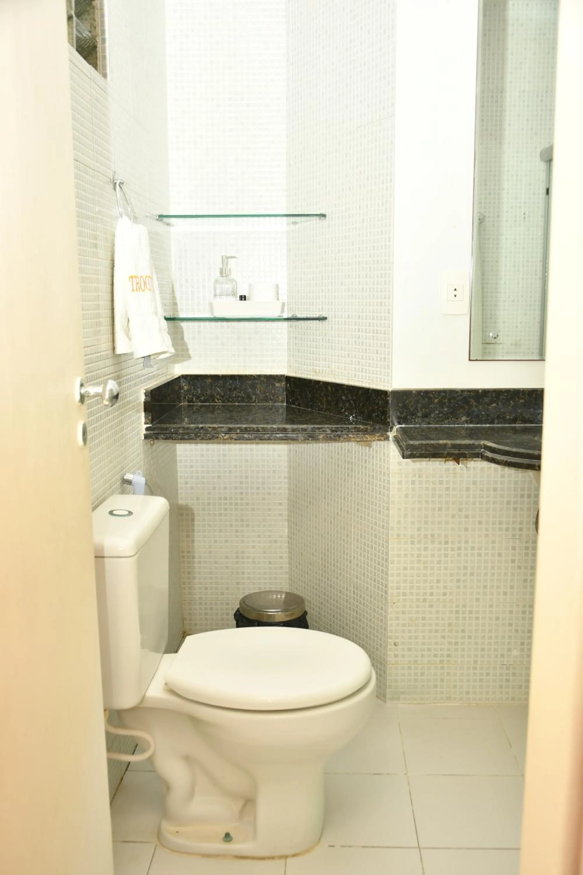 Bathroom in Troodon Park Hotel