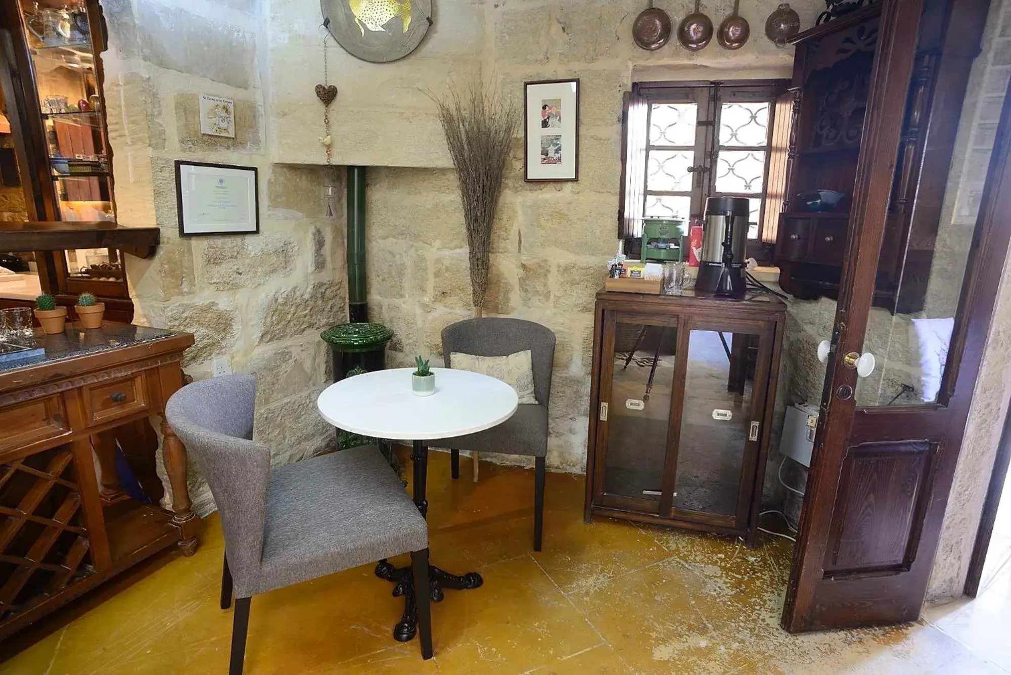 Lounge or bar in The Burrow Guest House Lounge or bar in The Burrow Guest House