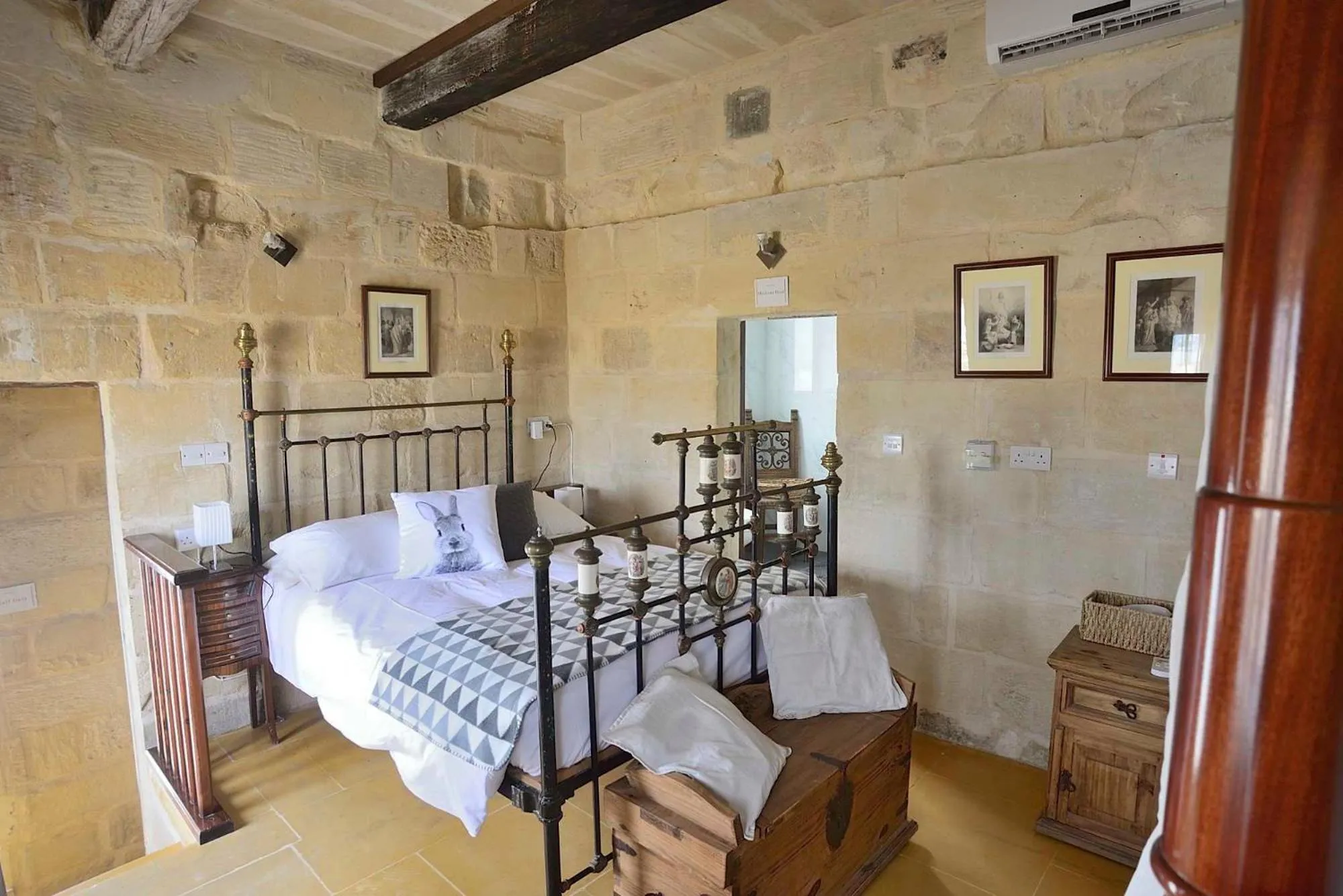Bedroom, Bed in The Burrow Guest House