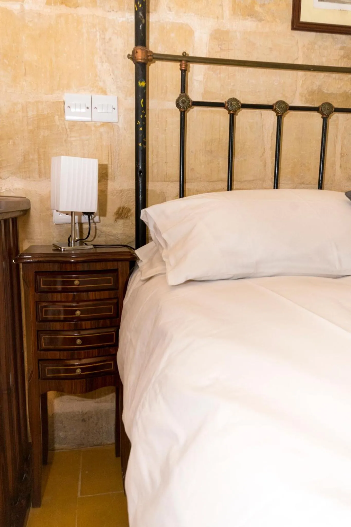 Bedroom, Bed in The Burrow Guest House