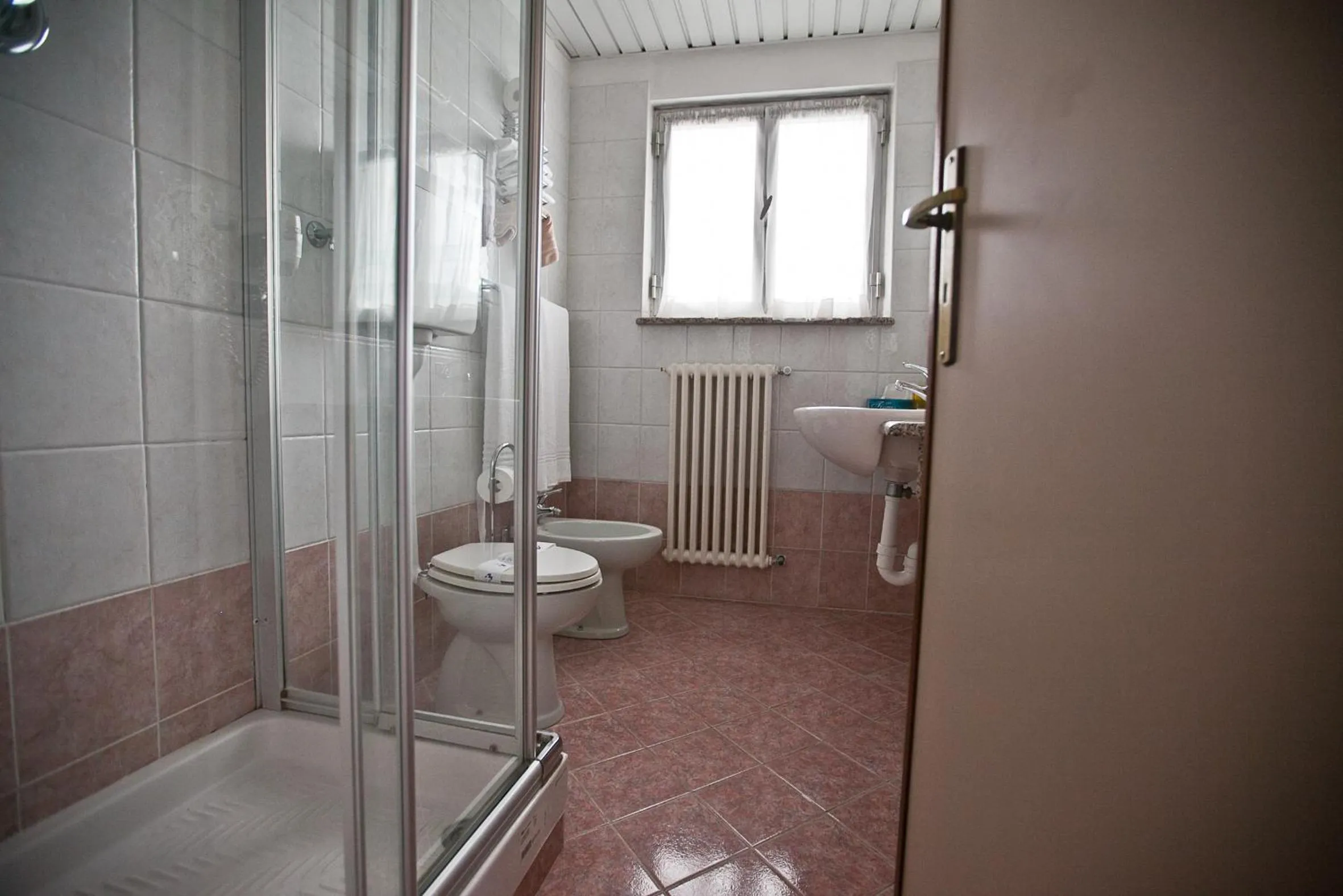 Bathroom in Hotel Rainero