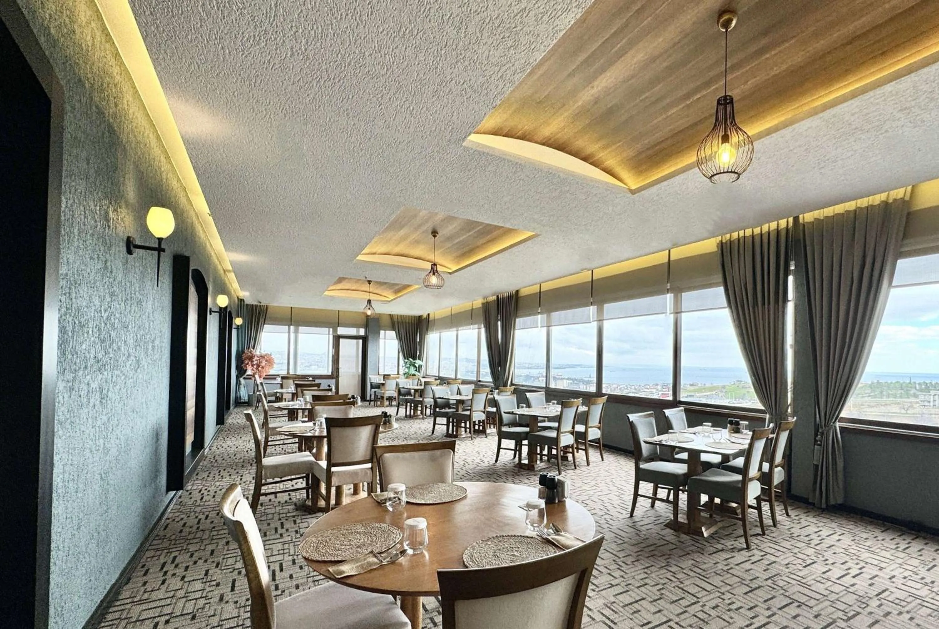 Restaurant/places to eat in Ramada by Wyndham Tekirdağ