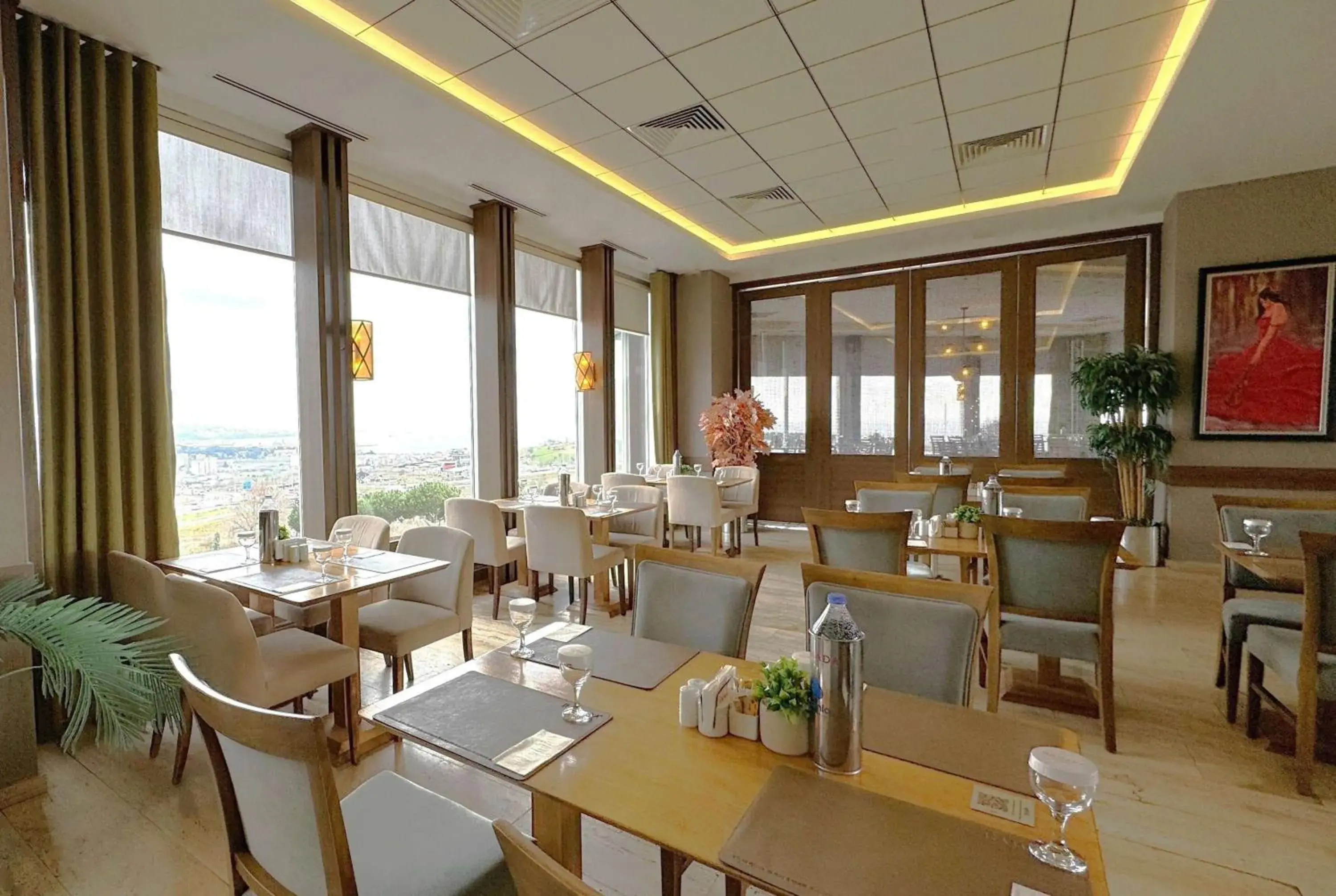 Restaurant/places to eat in Ramada by Wyndham Tekirdağ Restaurant/places to eat in Ramada by Wyndham Tekirdağ