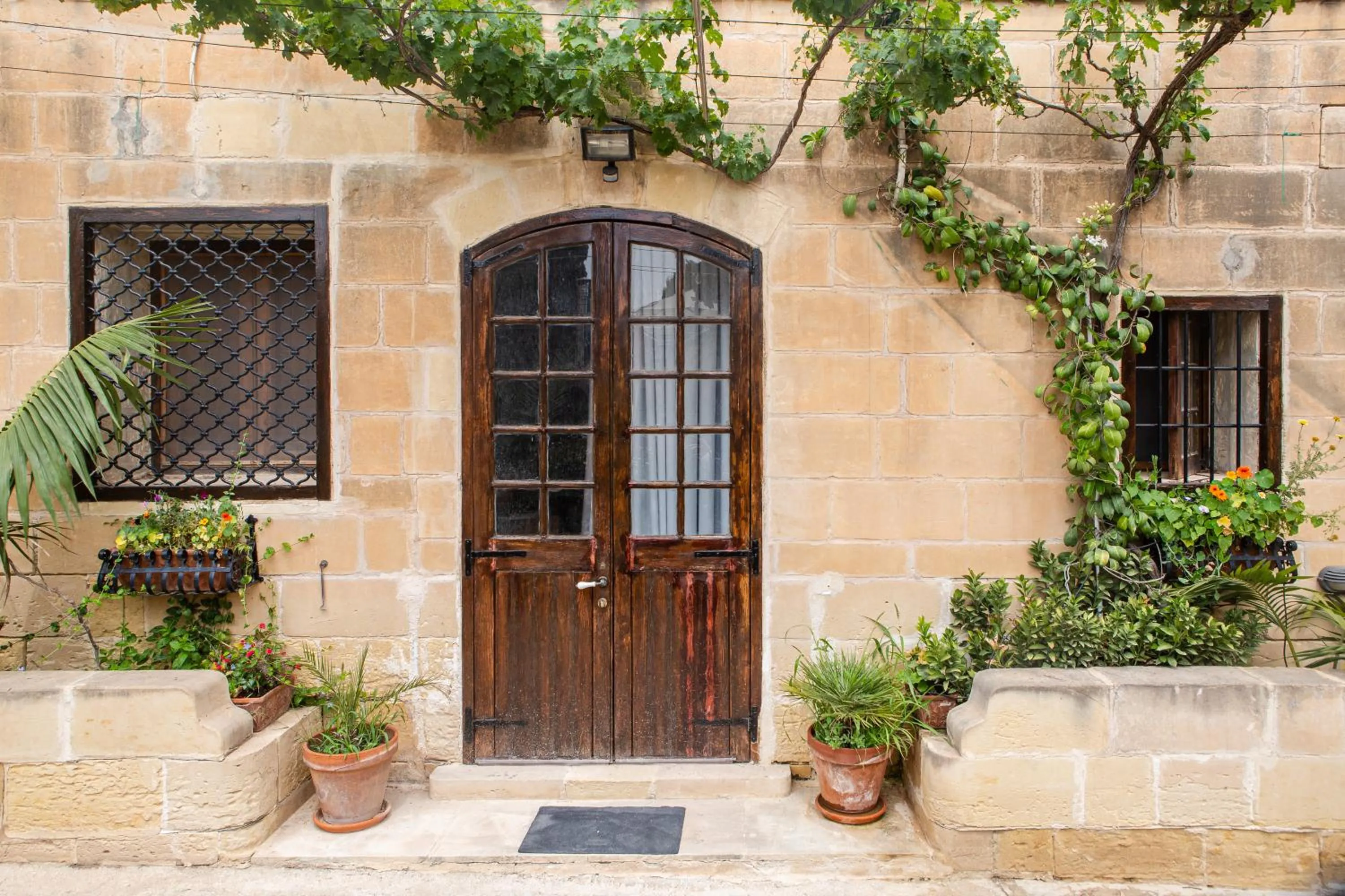 Property building in Ta' Bertu Host Family Bed & Breakfast