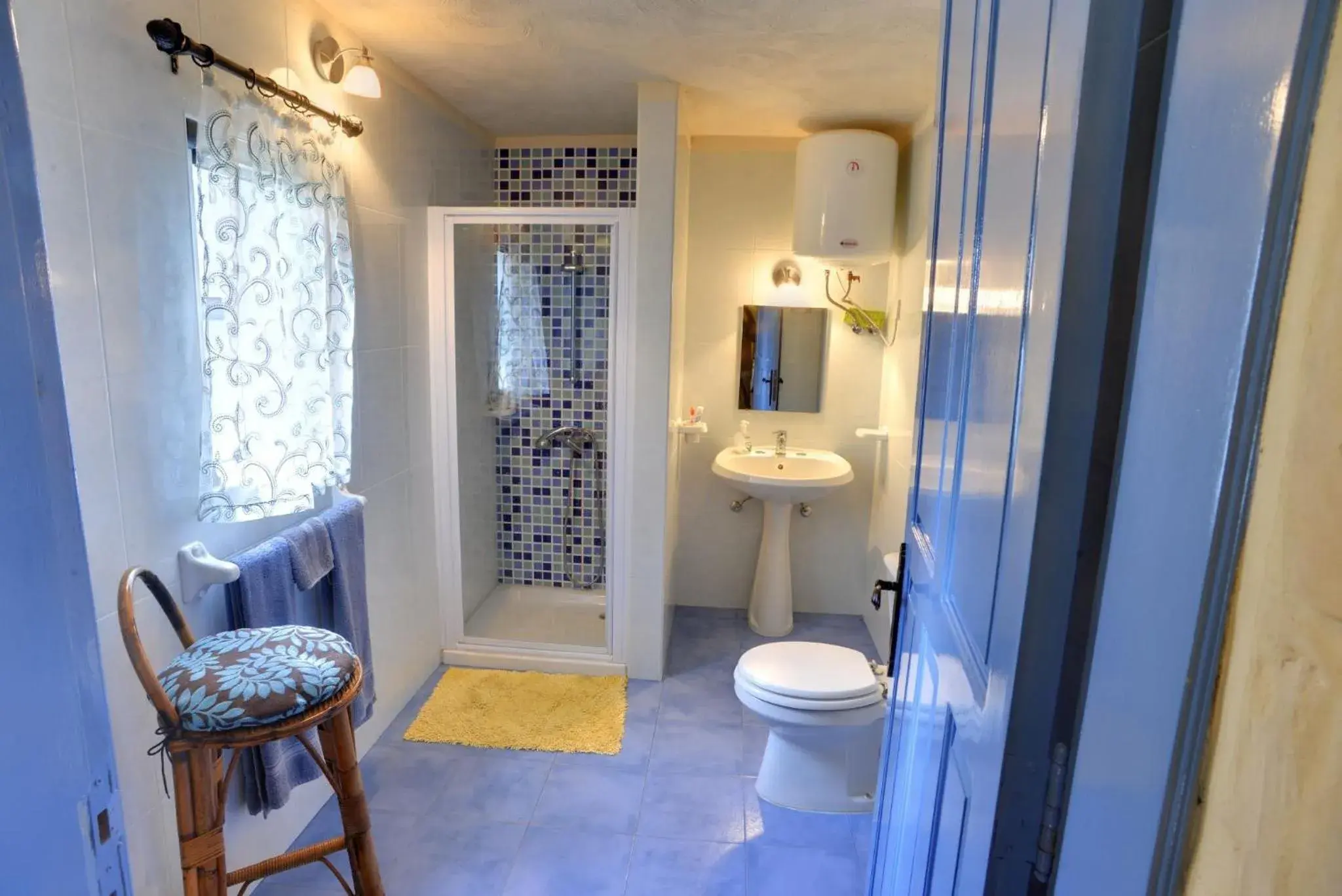 Bathroom in Ta' Bertu Host Family Bed & Breakfast Bathroom in Ta' Bertu Host Family Bed & Breakfast