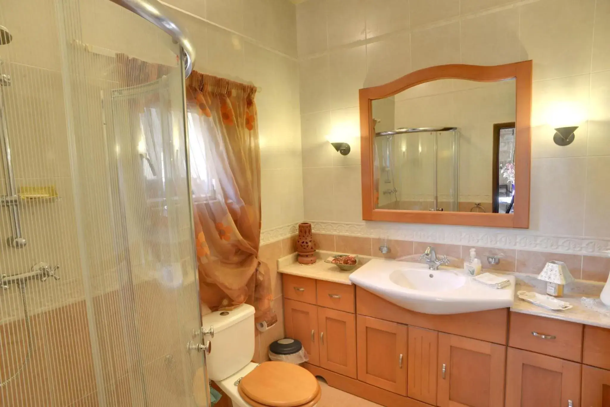 Bathroom in Ta' Bertu Host Family Bed & Breakfast Bathroom in Ta' Bertu Host Family Bed & Breakfast