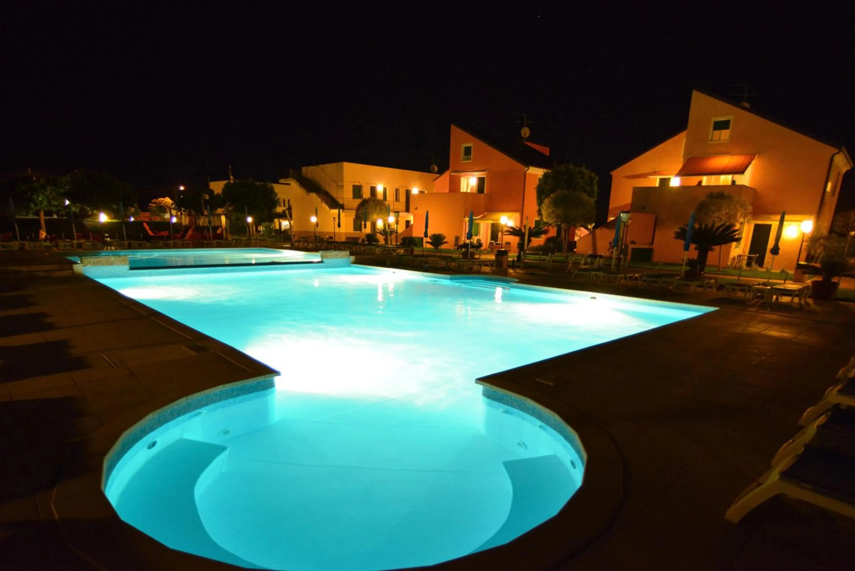 Swimming pool in Residence Borgomare