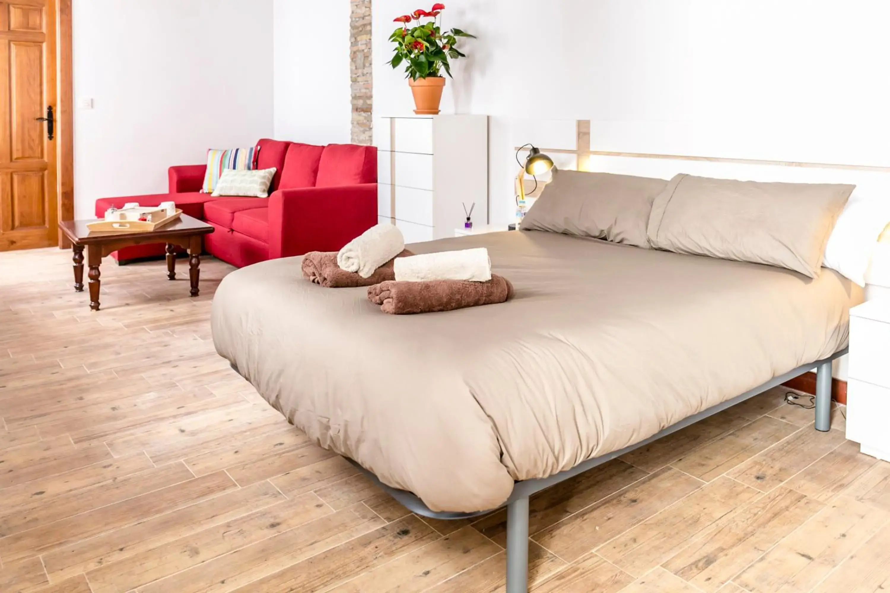 Large Double Room in Casa Po Large Double Room in Casa Po