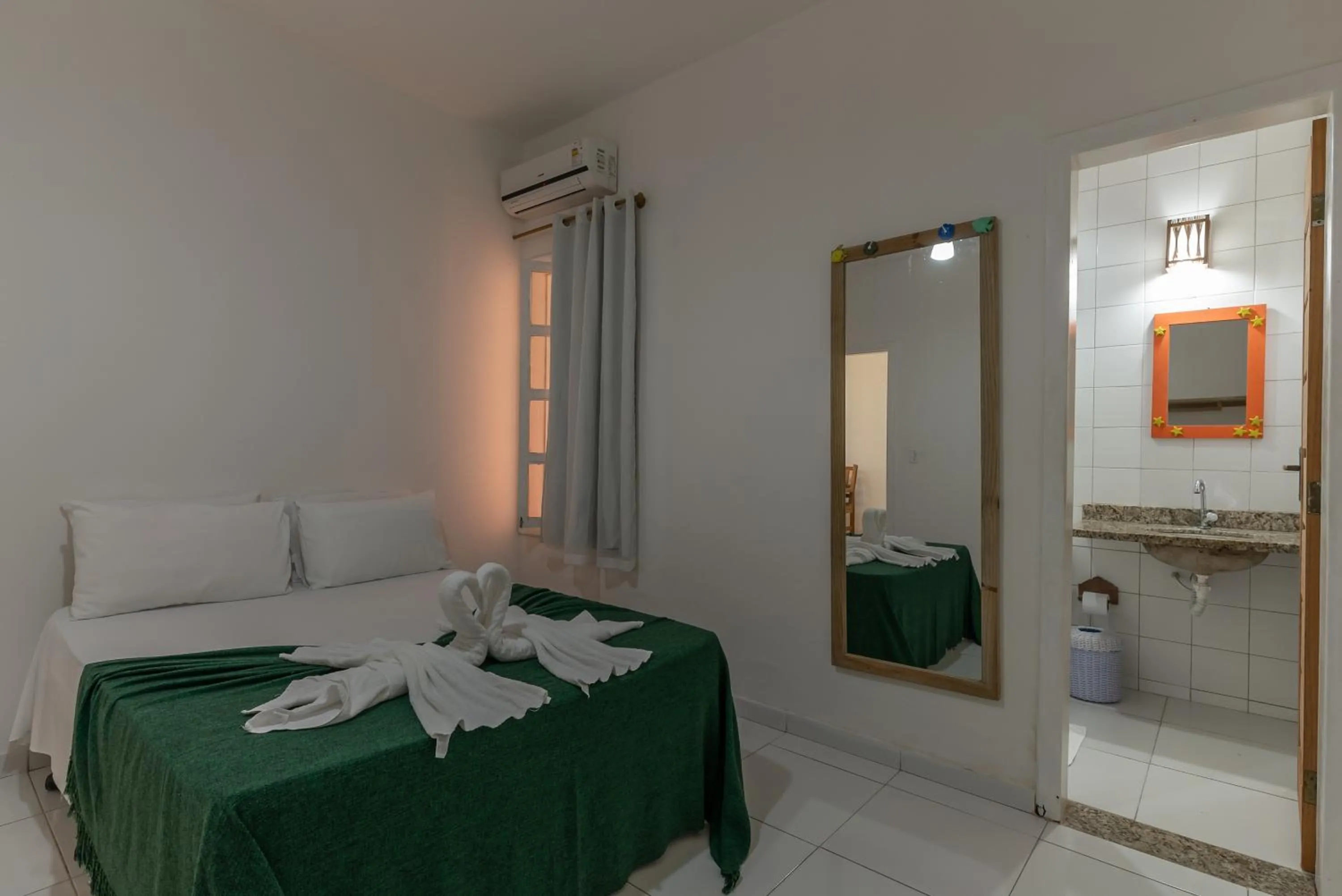 Photo of the whole room, Bed in Pousada Recanto Trancoso