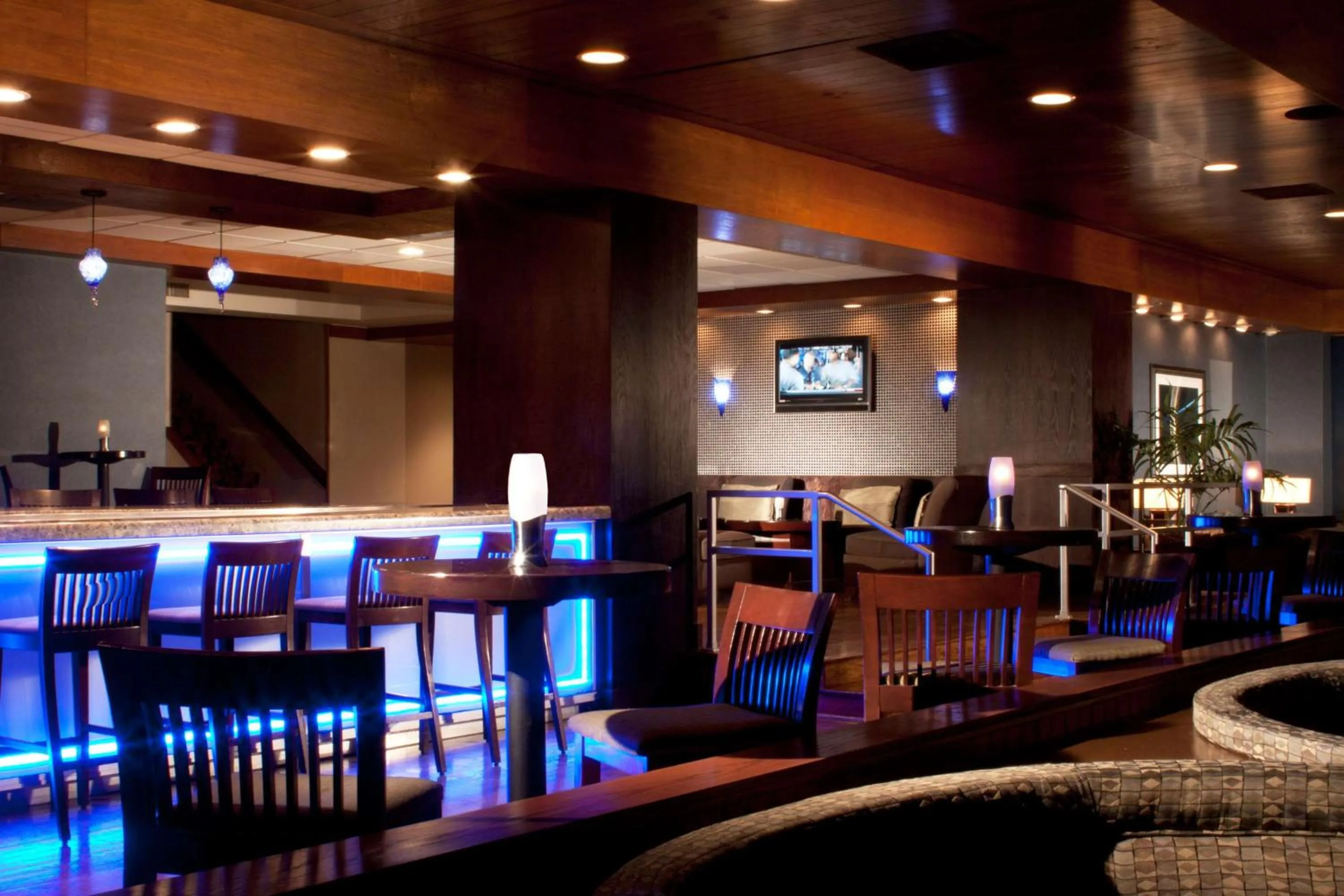 Lounge or bar in Hilton Houston NASA Clear Lake