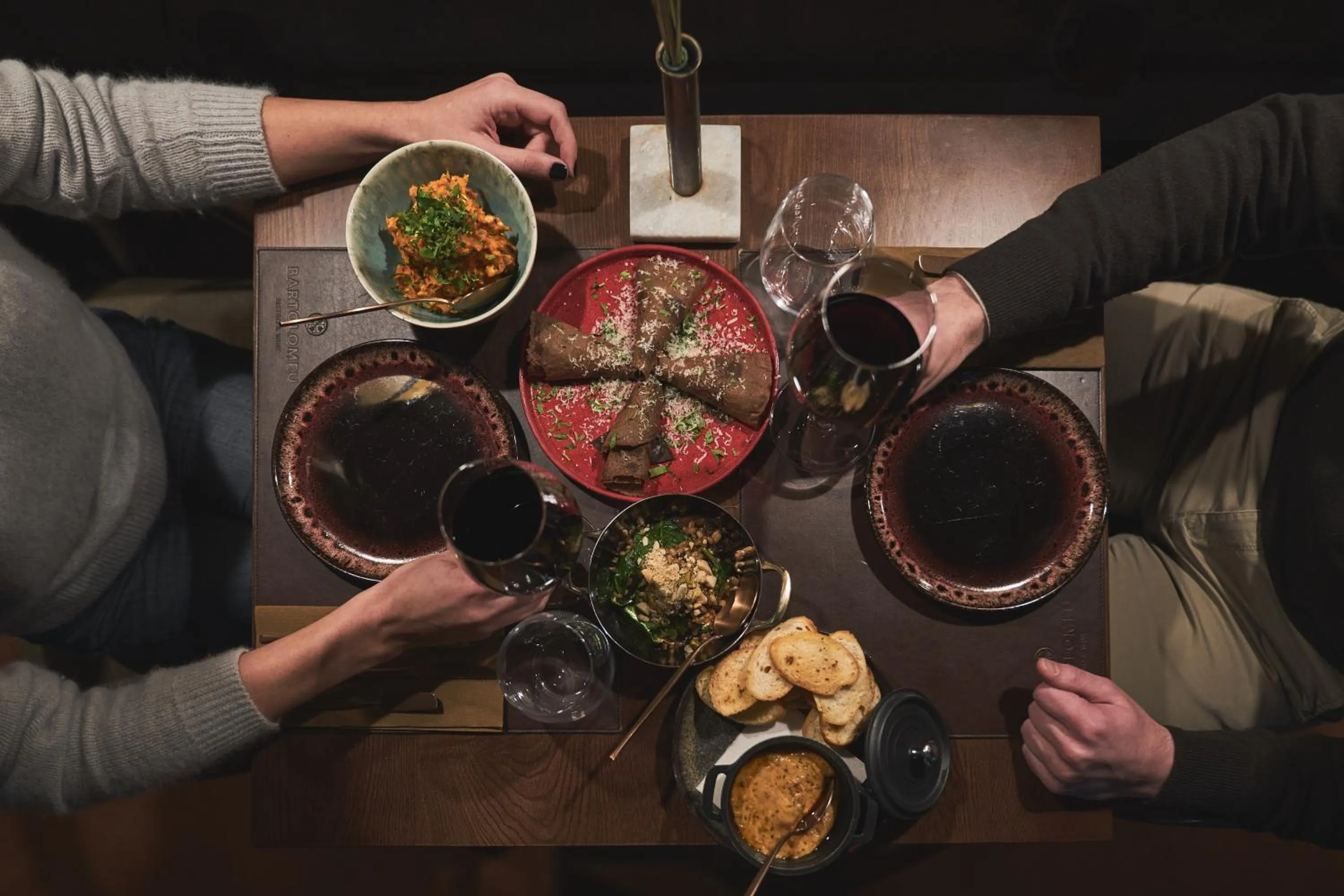 Restaurant/places to eat in Torel 1884 Suites & Apartments