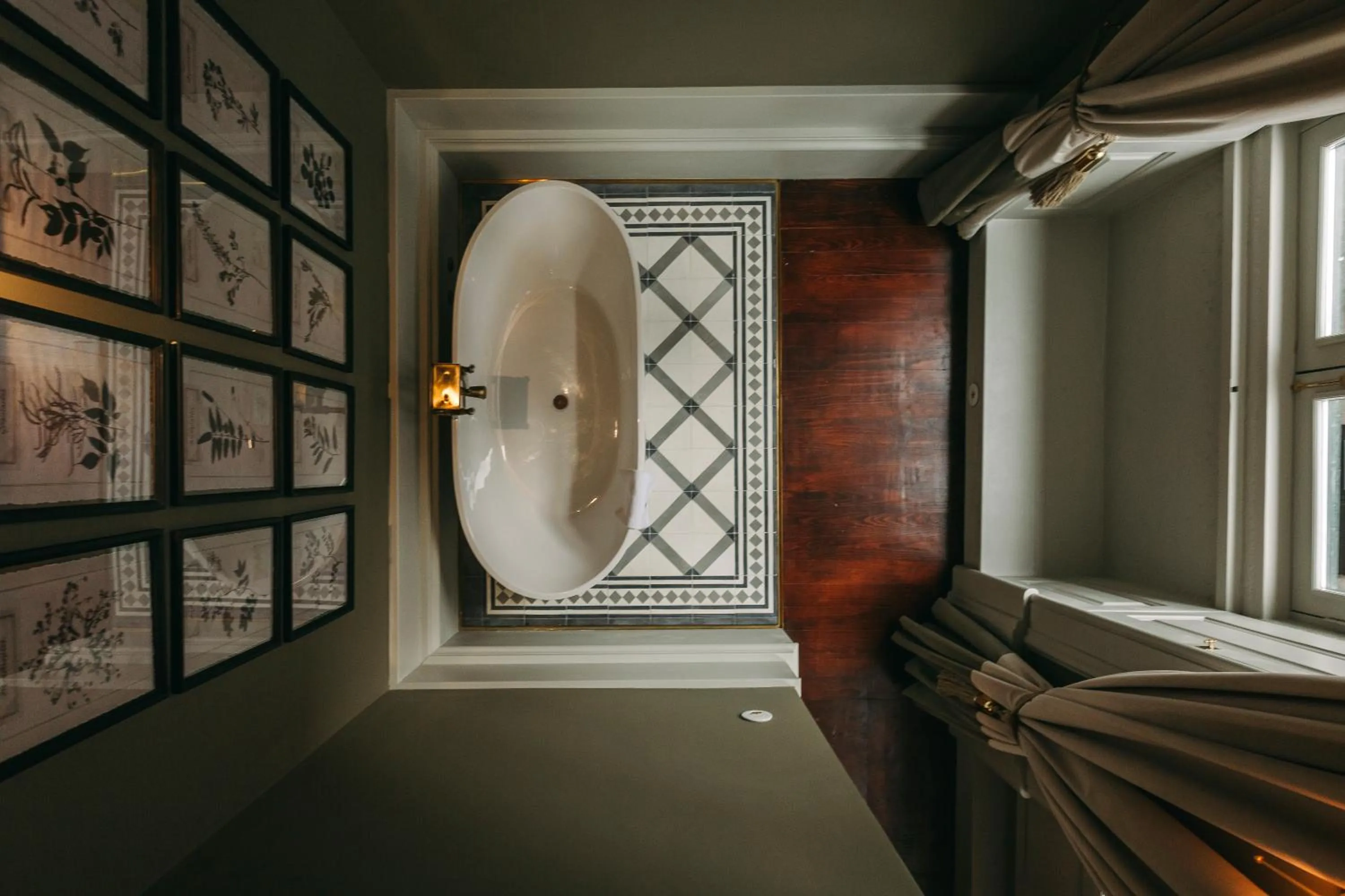 Bath in Torel 1884 Suites & Apartments