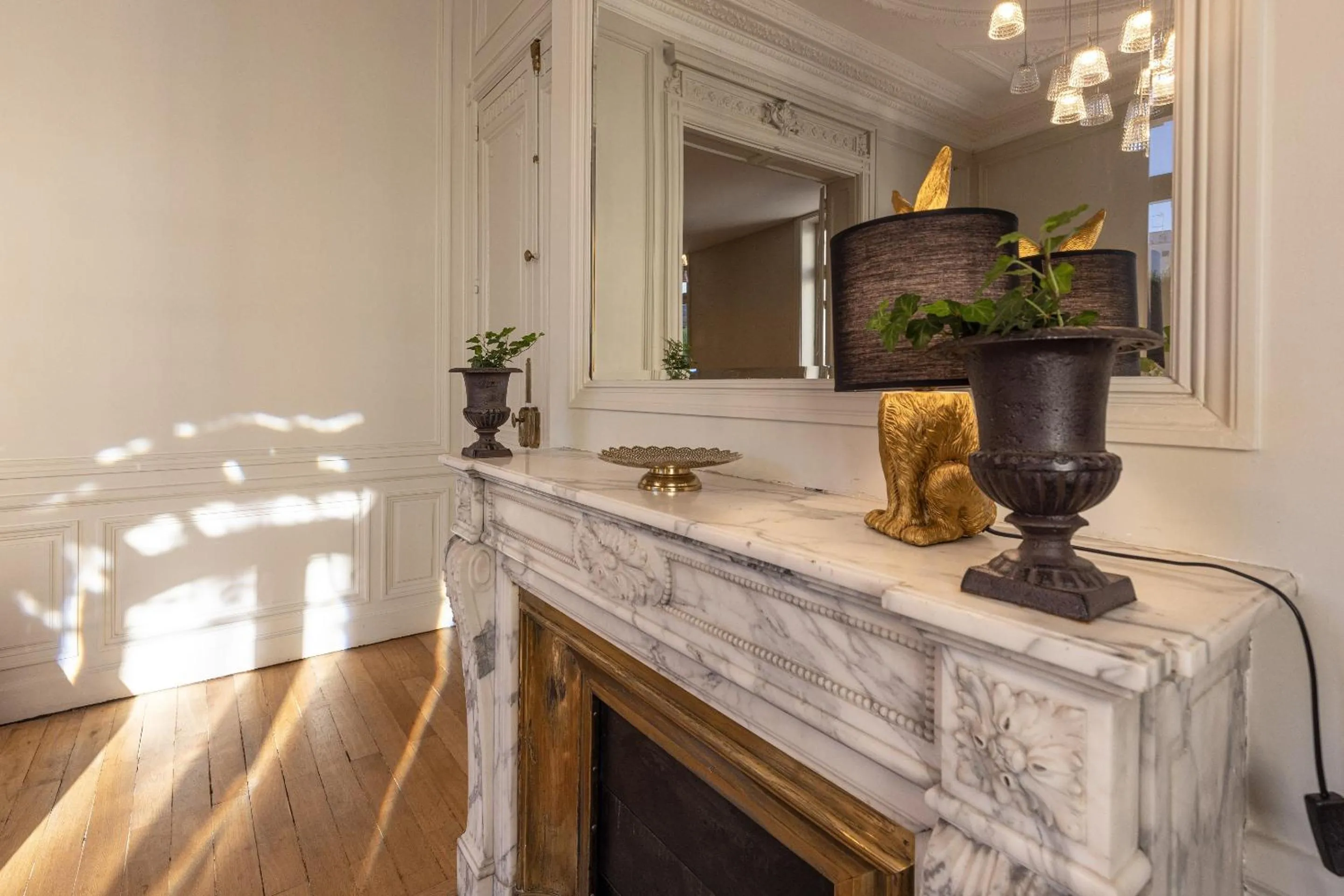 Living room in La Maison Blanche - AppartHôtels de charme Chic & Cosy à 350m du cœur de ville de Limoges - Accès autonome