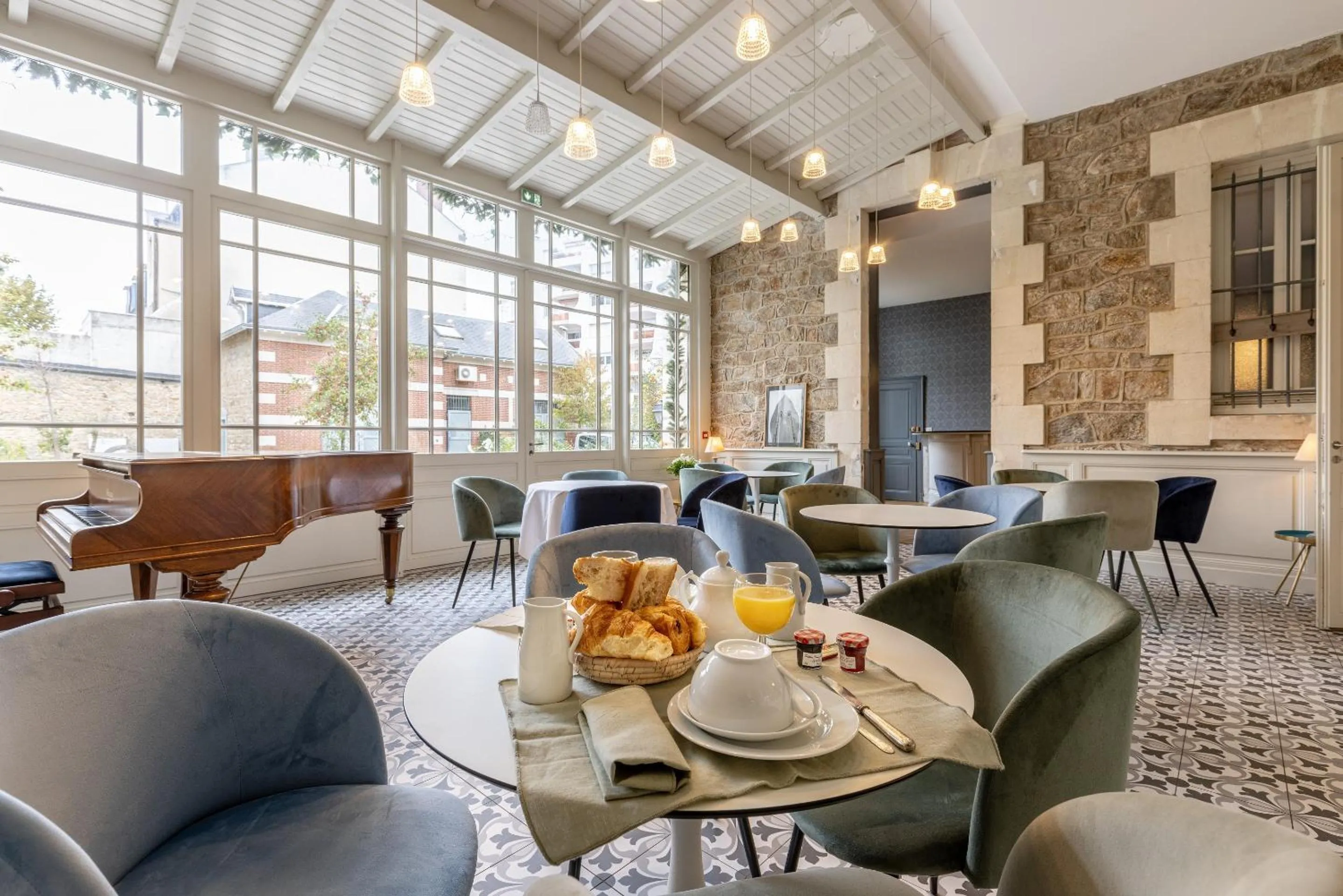 Breakfast in La Maison Blanche - AppartHôtels de charme Chic & Cosy à 350m du cœur de ville de Limoges - Accès autonome