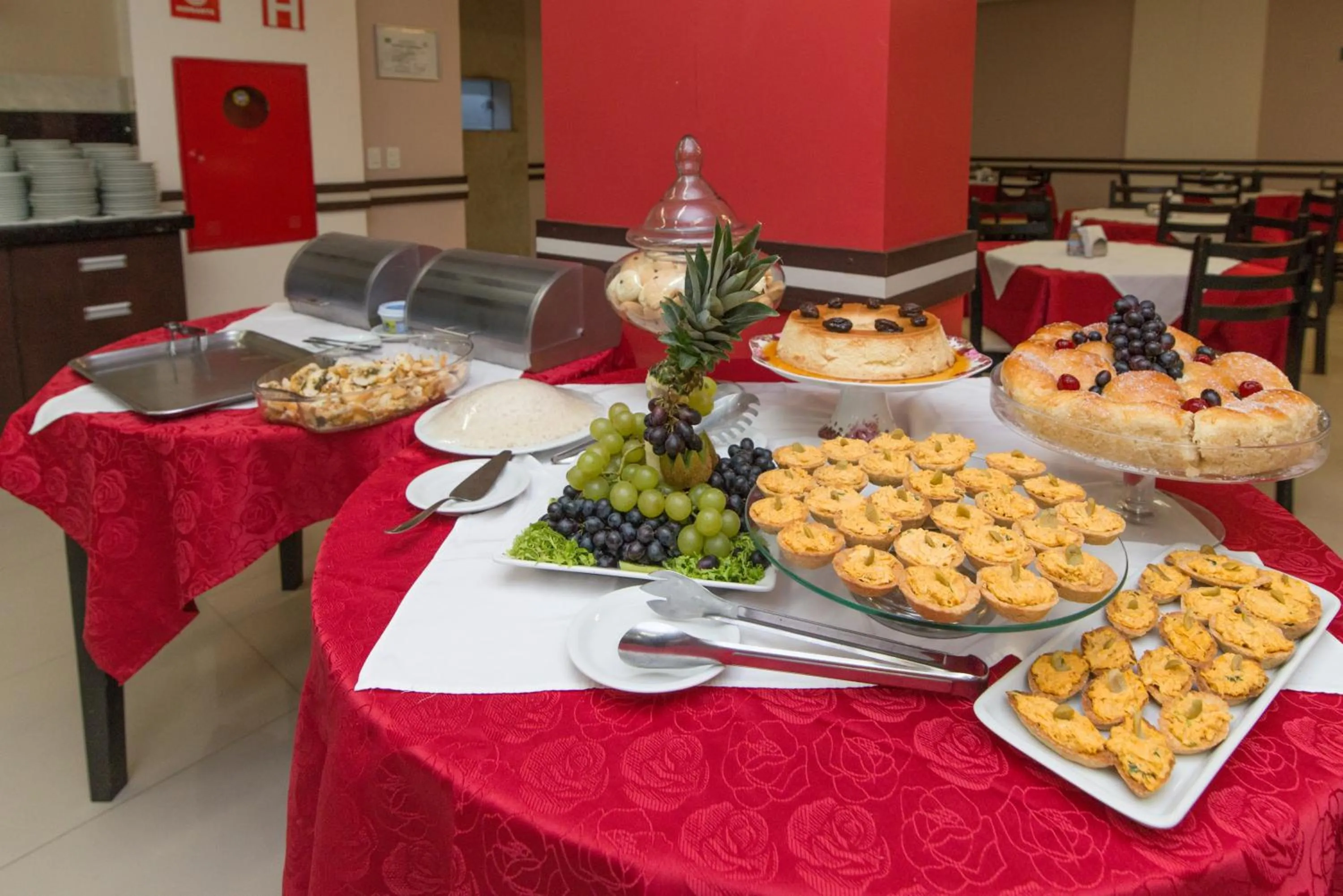 Buffet breakfast in Hotel São Bento