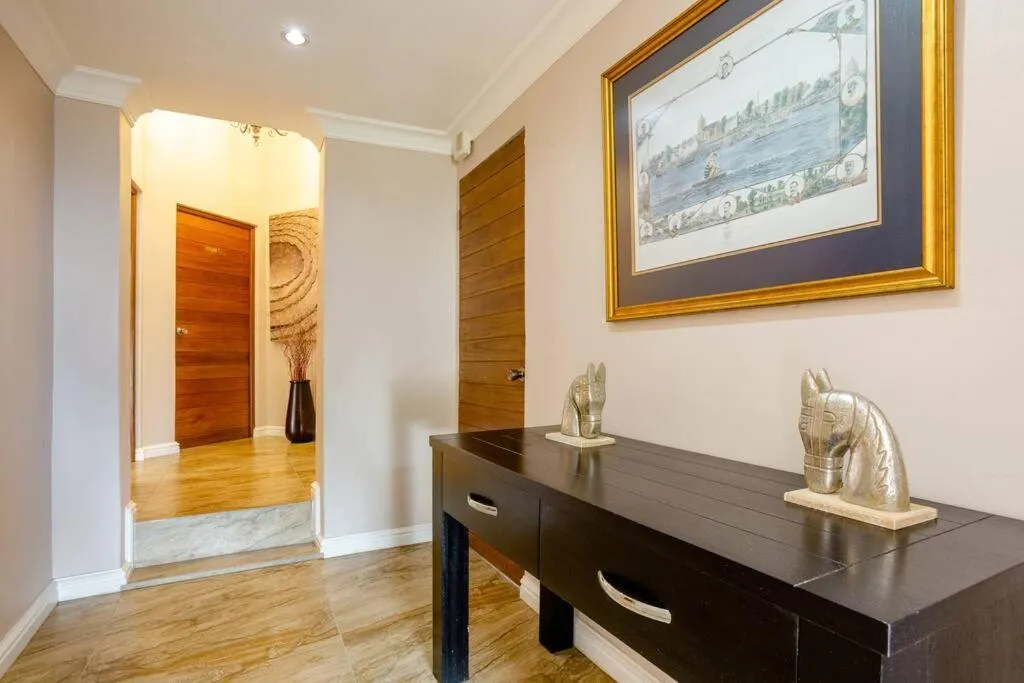 Aqua Terra Boutique Guesthouse - Simon's Town, Cape Town