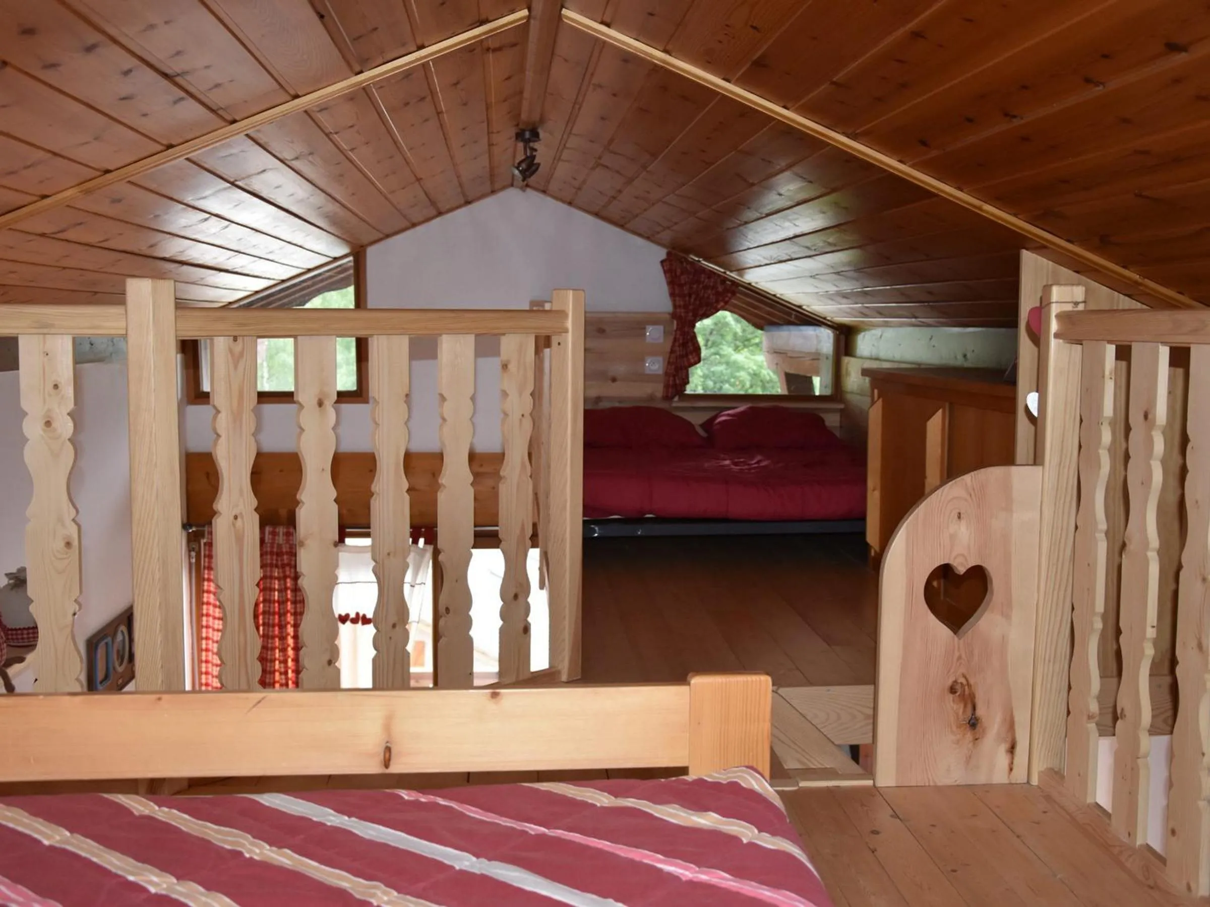 Bed in Studio mezzanine à Champagny, 4 pers, balcon sud - FR-1-464-17