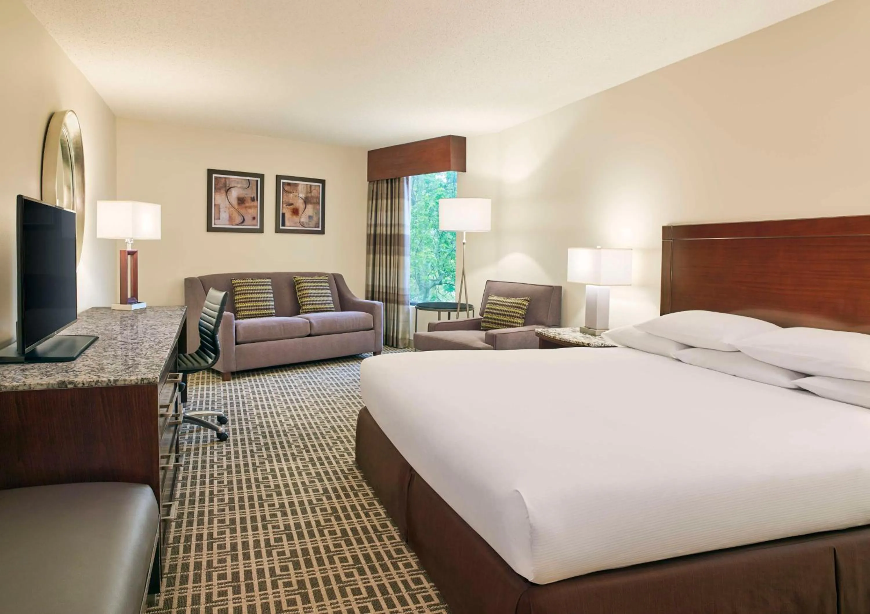 Bed in DoubleTree by Hilton Houston Intercontinental Airport