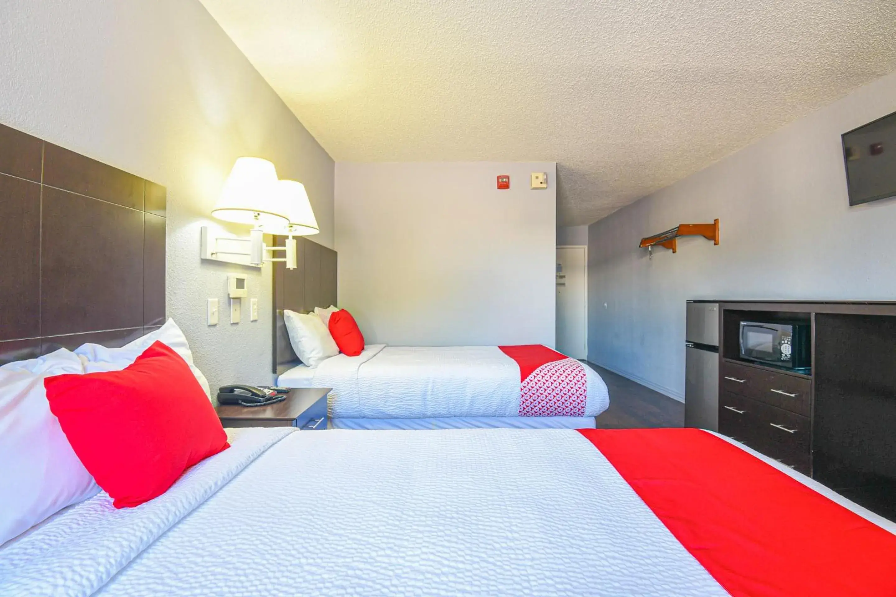 Bedroom, Bed in OYO Hotel Irving DFW Airport South Bedroom, Bed in OYO Hotel Irving DFW Airport South