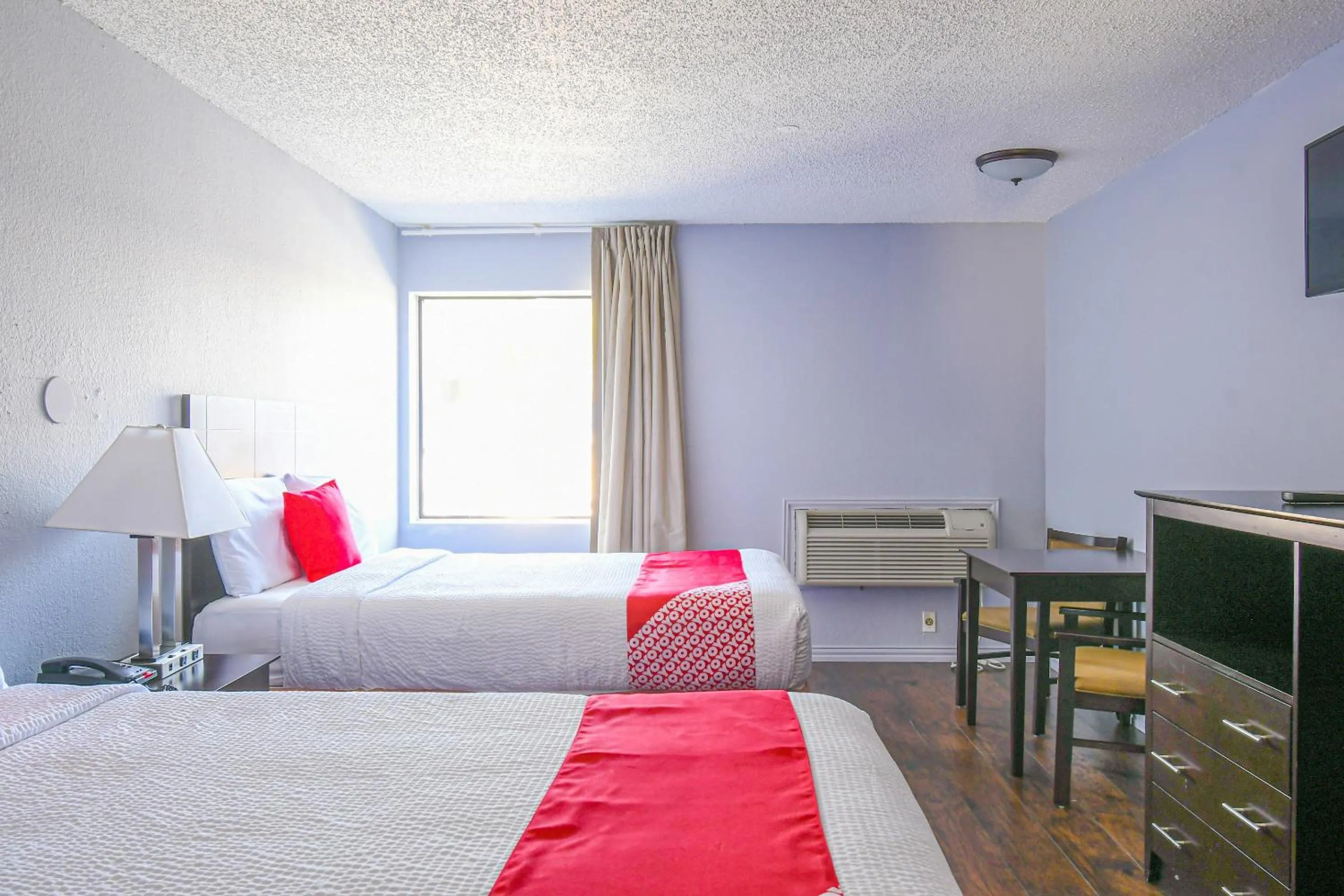 Bedroom, Bed in OYO Hotel Irving DFW Airport South