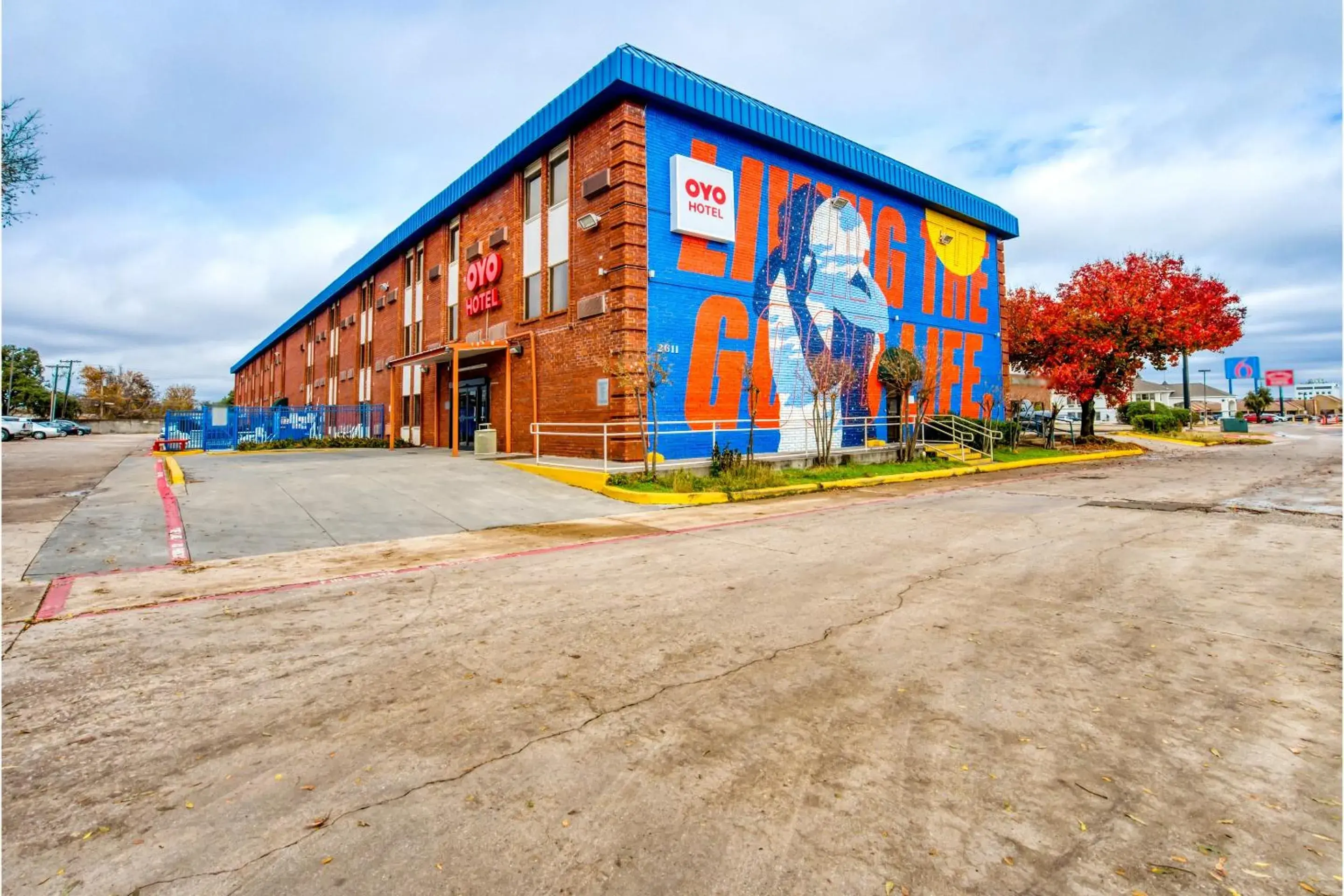 Facade/entrance in OYO Hotel Irving DFW Airport South Facade/entrance in OYO Hotel Irving DFW Airport South