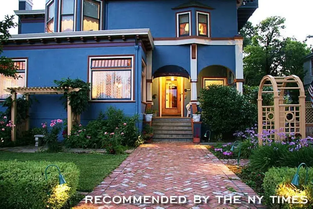 Facade/entrance in The Napa Inn Facade/entrance in The Napa Inn