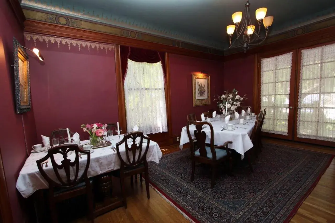 Restaurant/places to eat in The Napa Inn Restaurant/places to eat in The Napa Inn